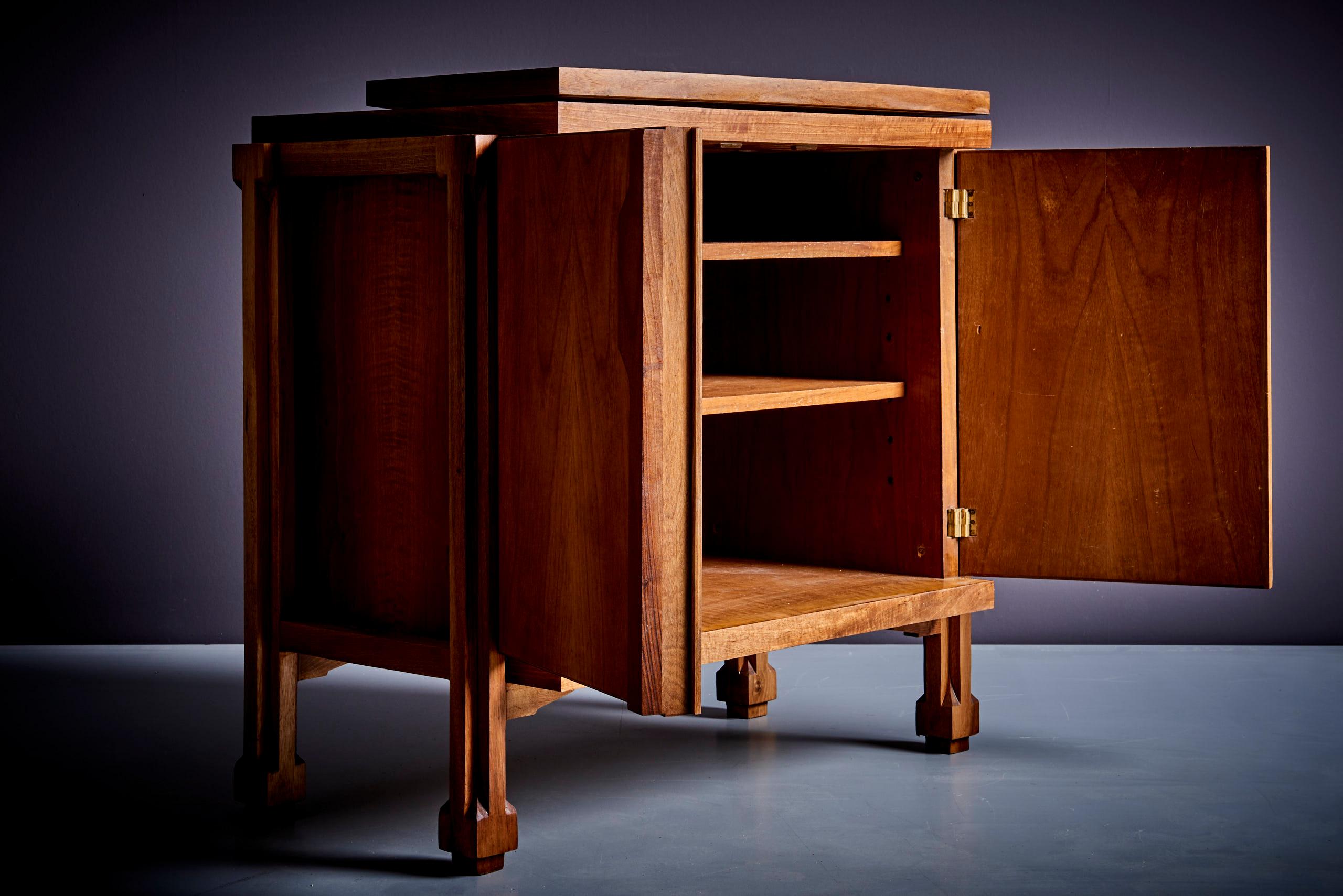 1950s Italian constructivism studio sideboard or credenza made in walnut  For Sale 3