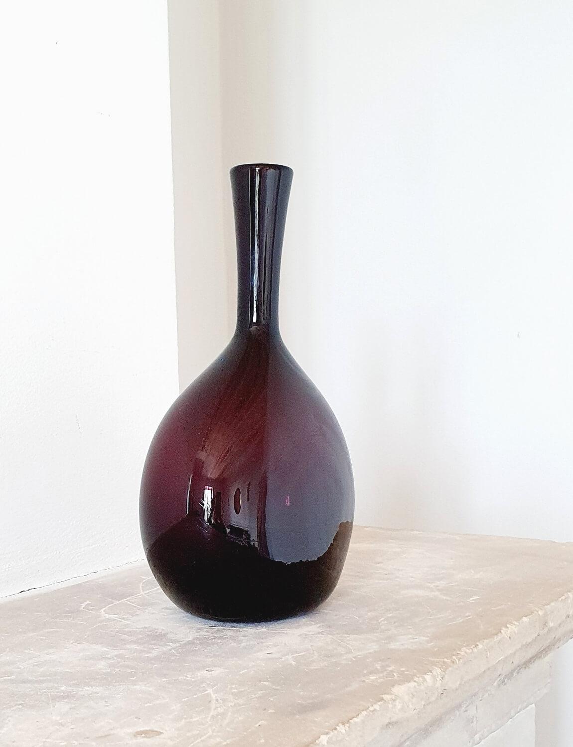 1950s Italian Cranberry Coloured Hand-Blown Empoli Glass Bottle For Sale 1