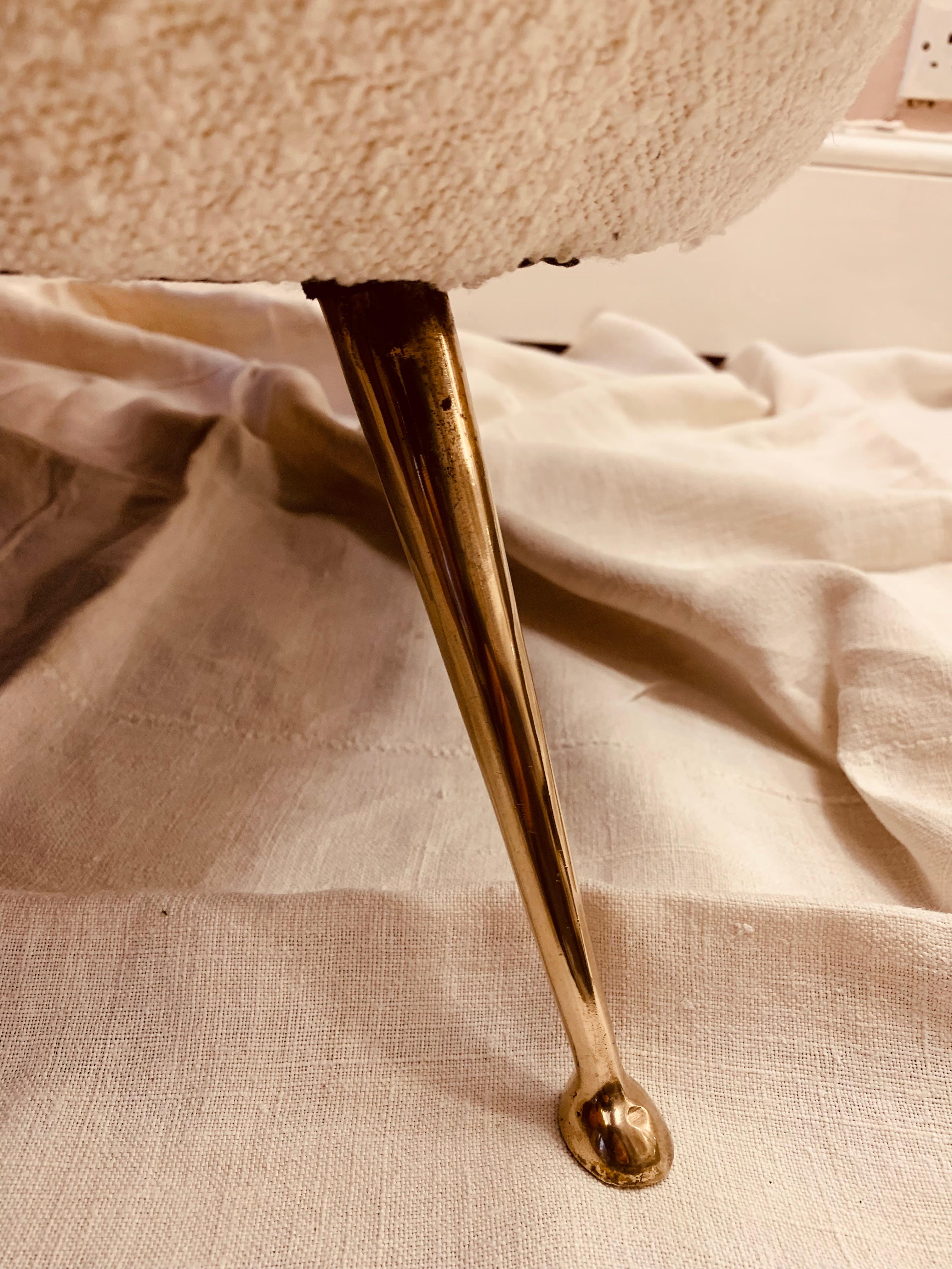 1950s Italian Curved Boucle Armchair with Tapered Splayed Brass Legs Gio Ponti 9