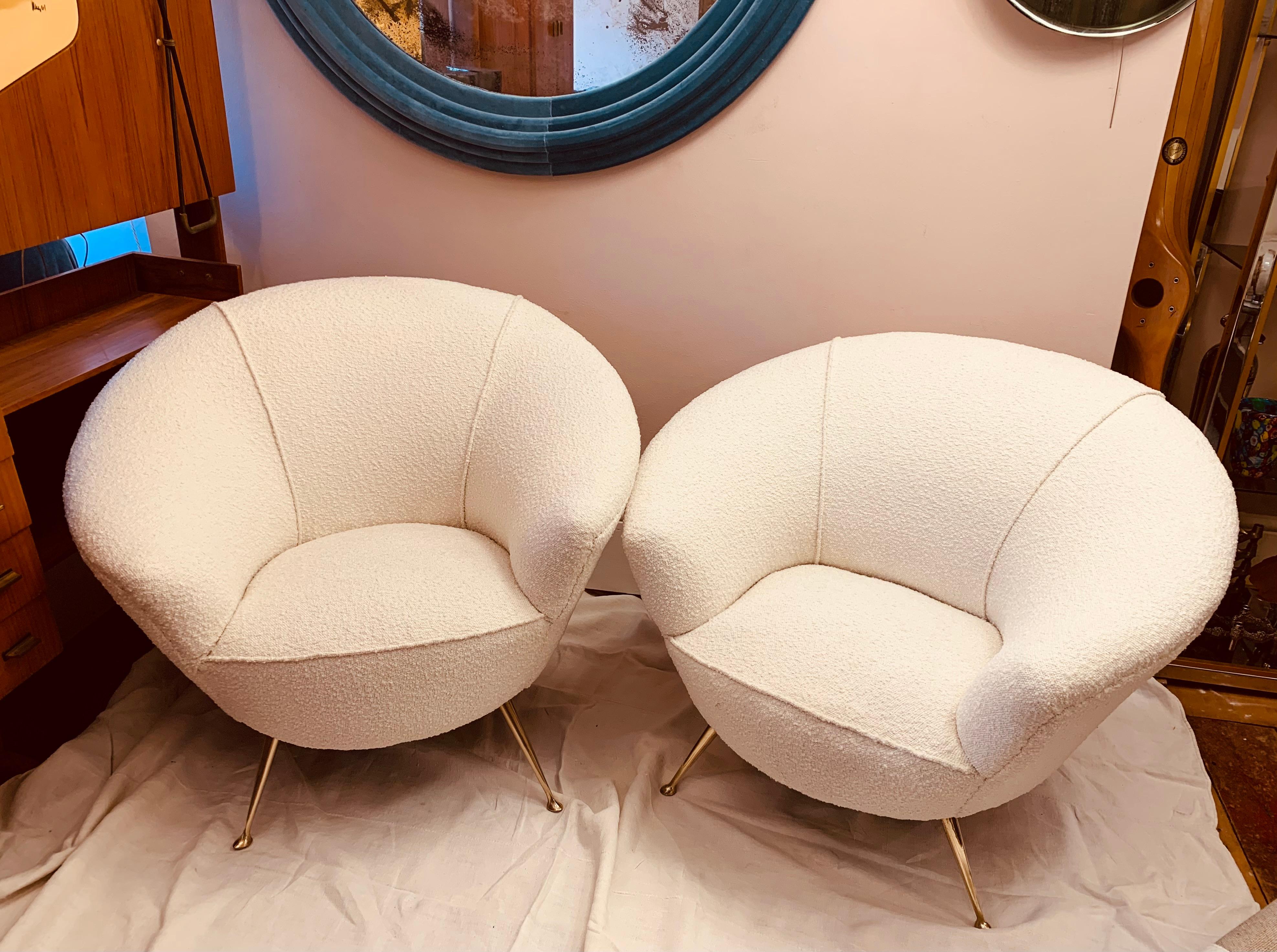 1950s Italian Curved Boucle Armchair with Tapered Splayed Brass Legs Gio Ponti 13
