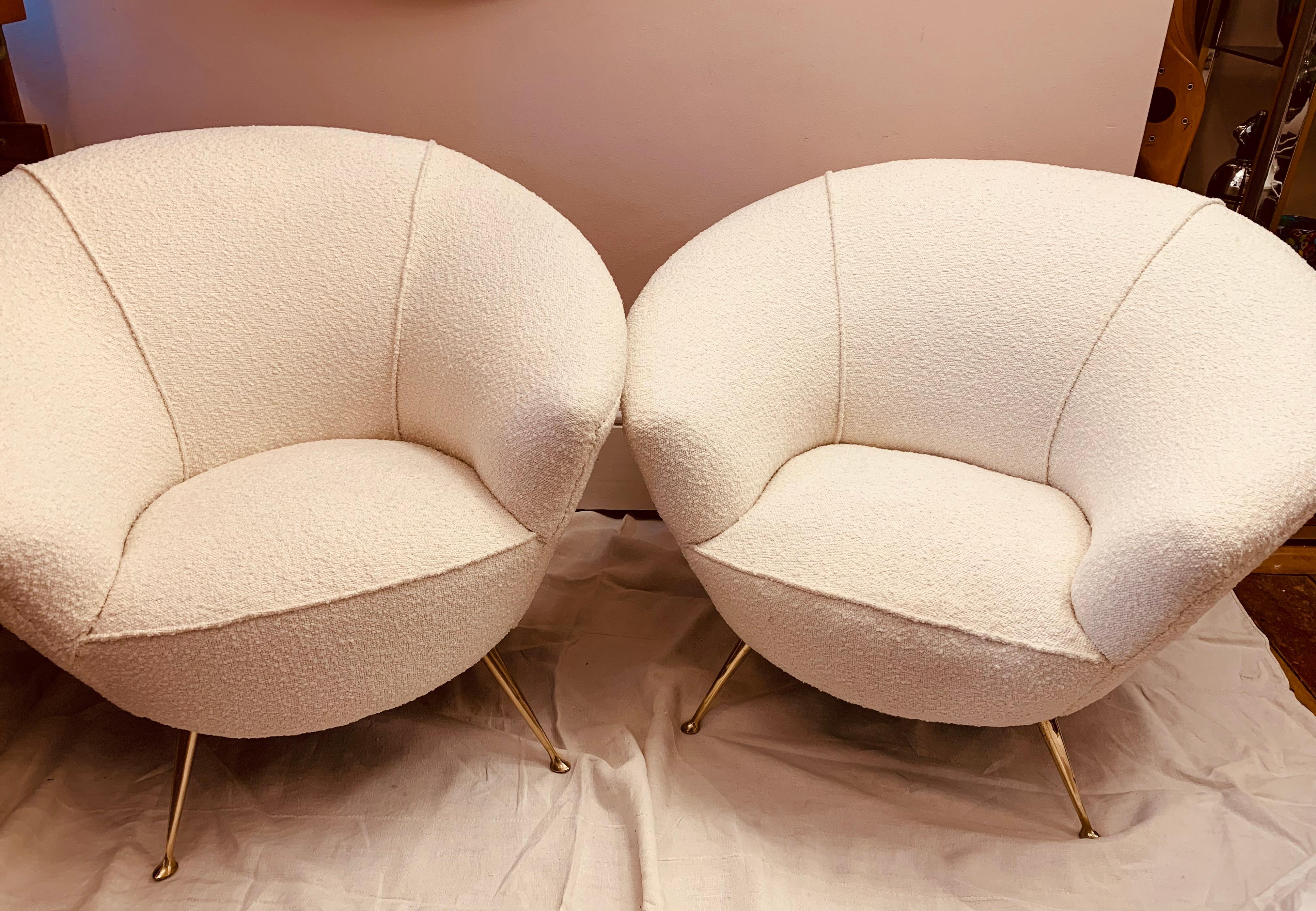 1950s Italian Curved Boucle Armchair with Tapered Splayed Brass Legs Gio Ponti 14