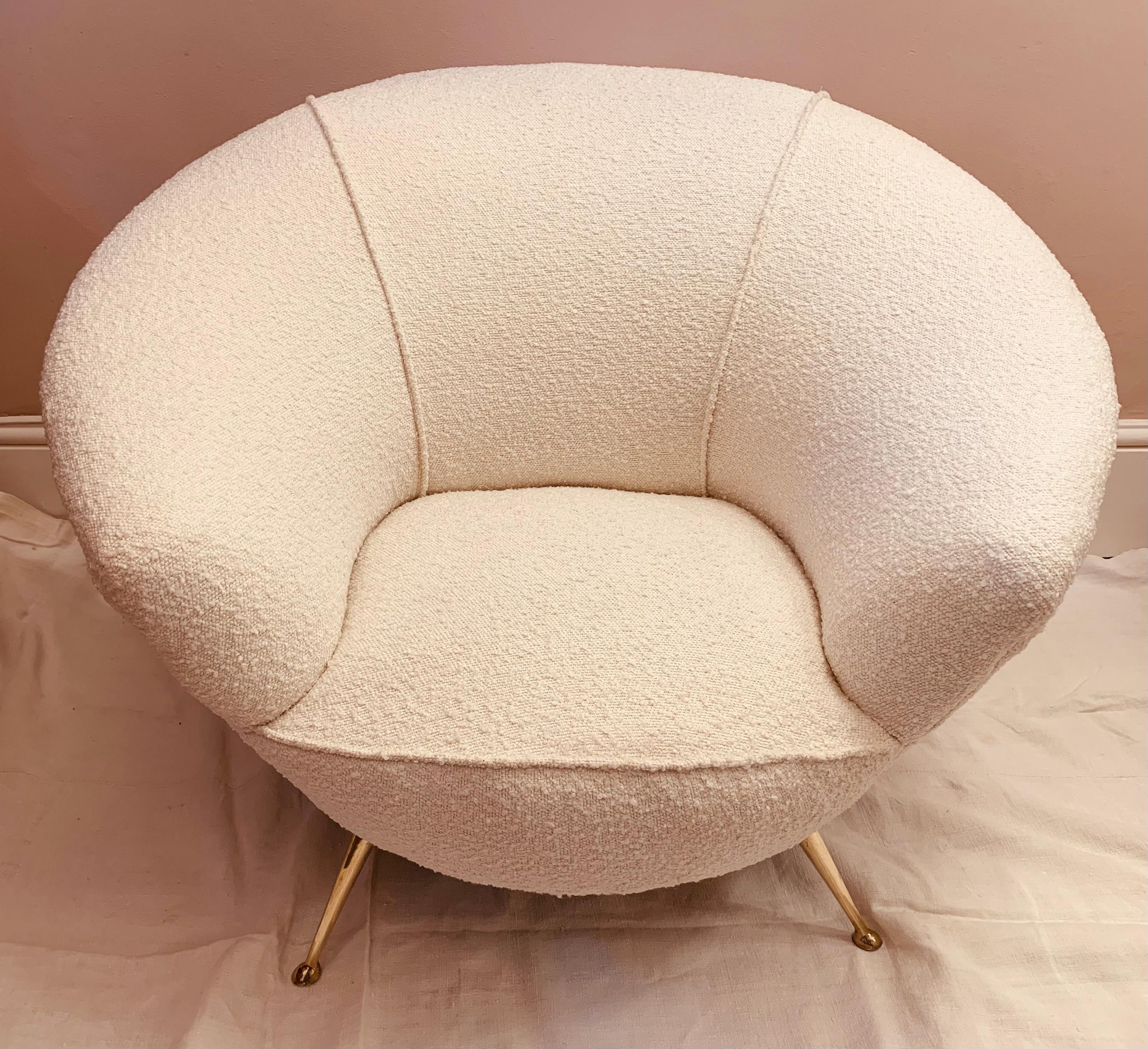 1950s Italian Curved Boucle Armchair with Tapered Splayed Brass Legs Gio Ponti In Good Condition In London, England