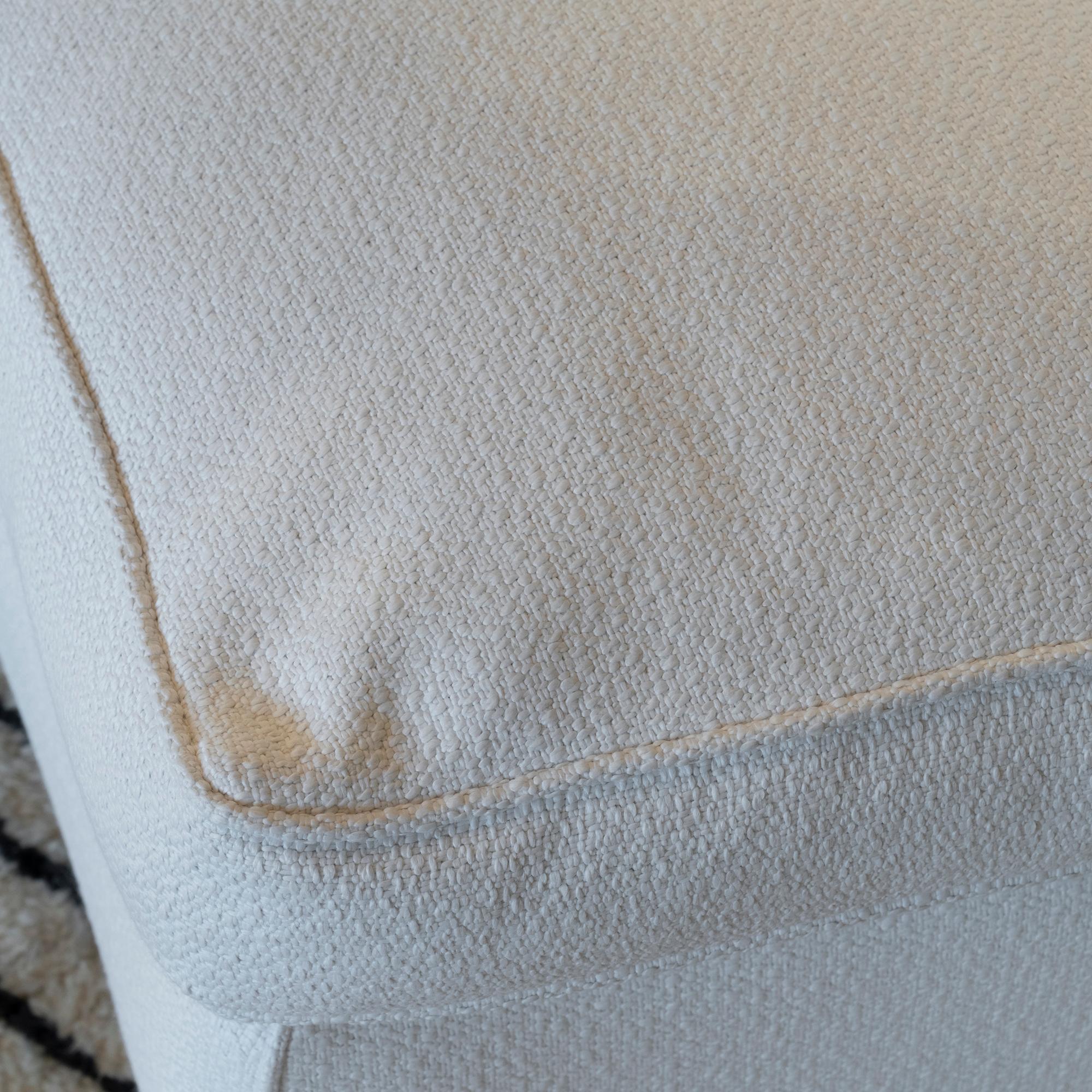 1950's Italian Curved Sofa White Woven Jacquard Fabric For Sale 5