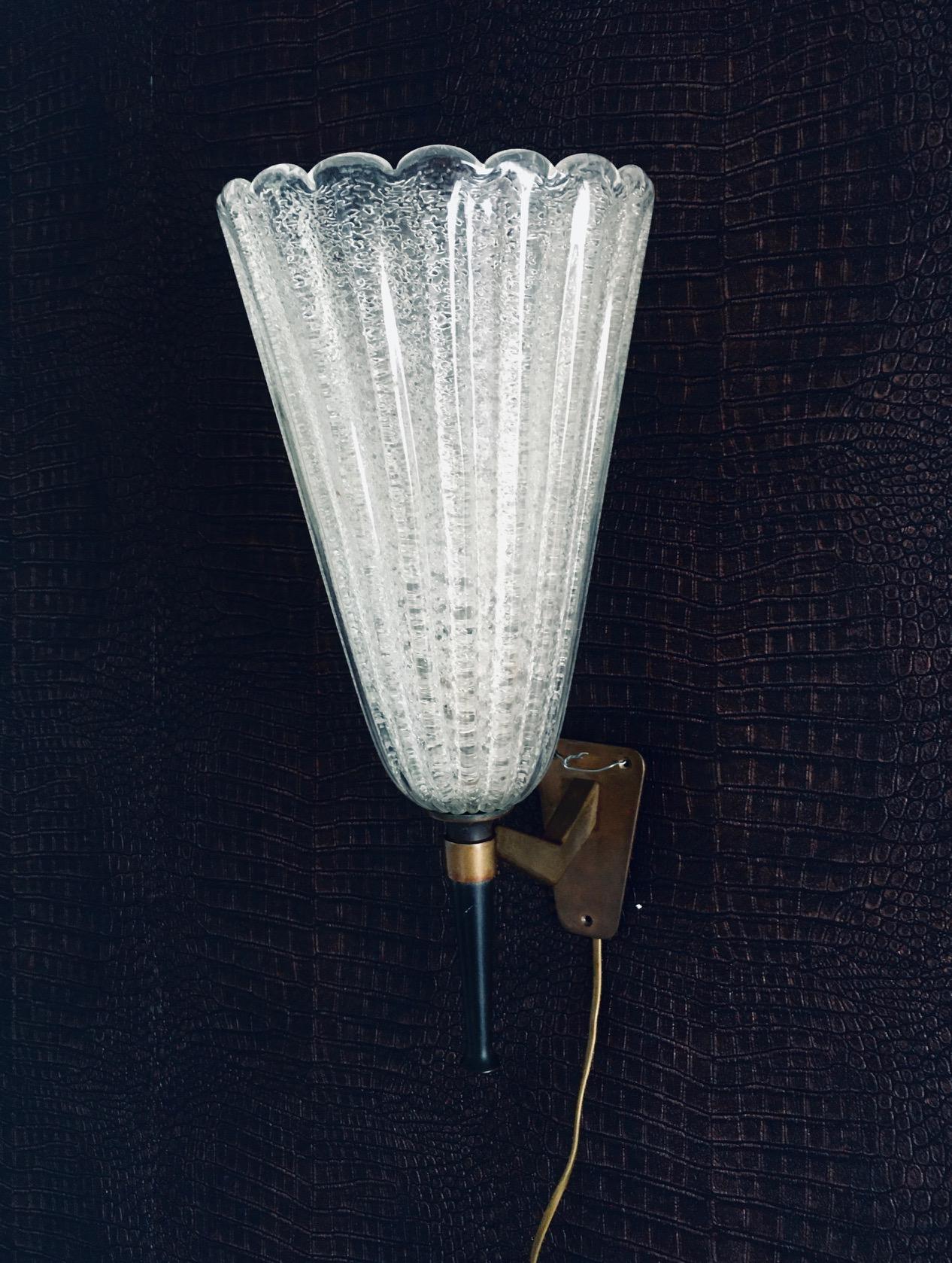 Italienische Design-Wandleuchte aus Kunstglas von Barovier&Toso aus den 1950er Jahren (Moderne der Mitte des Jahrhunderts) im Angebot