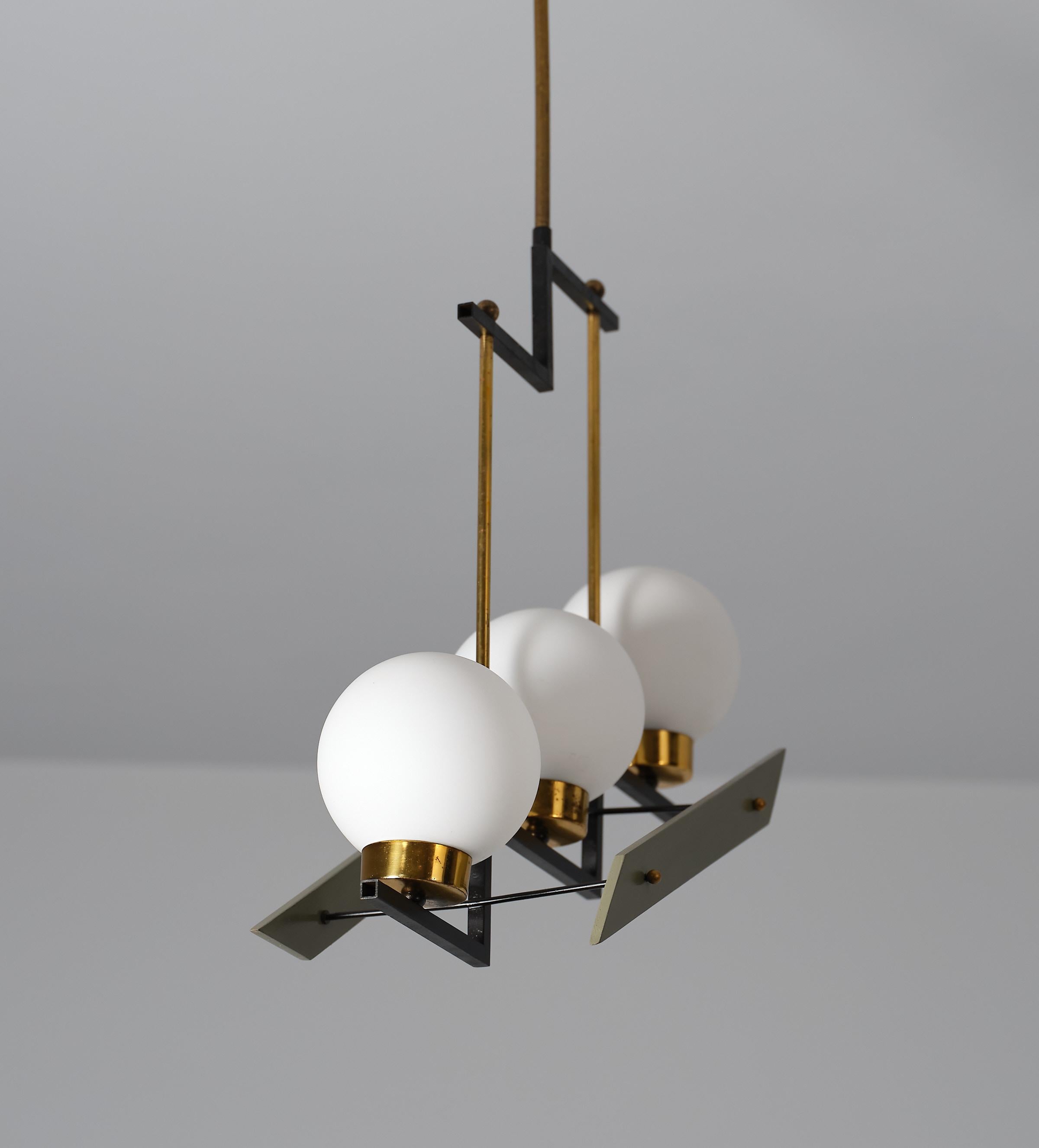 1950s Italian Design Chandelier - Elegant Modernity with Three Lights For Sale 1