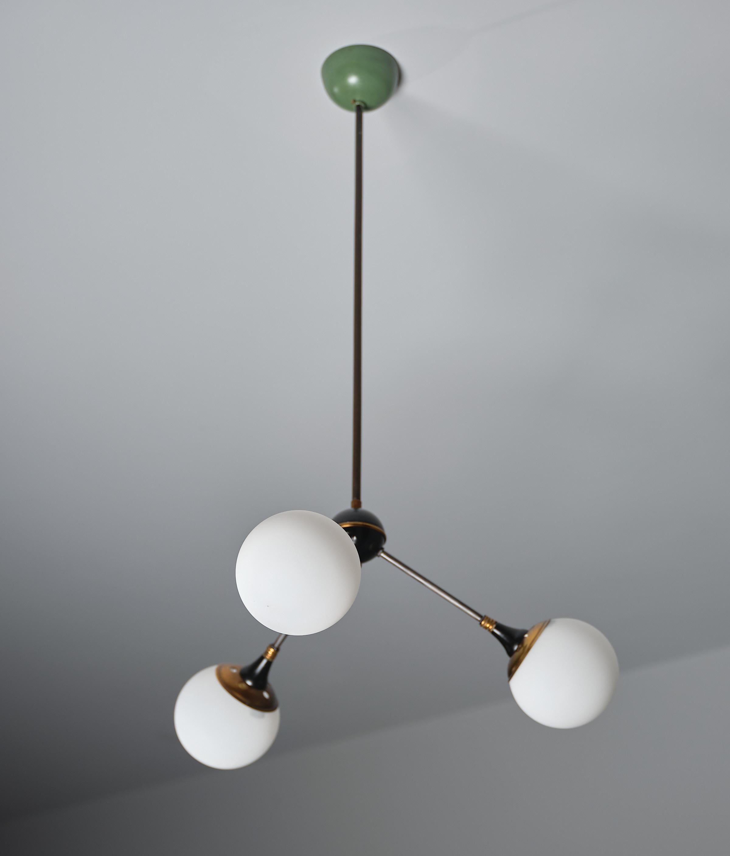 Mid-20th Century 1950s Italian Design Chandelier in brass with Three Lights  For Sale