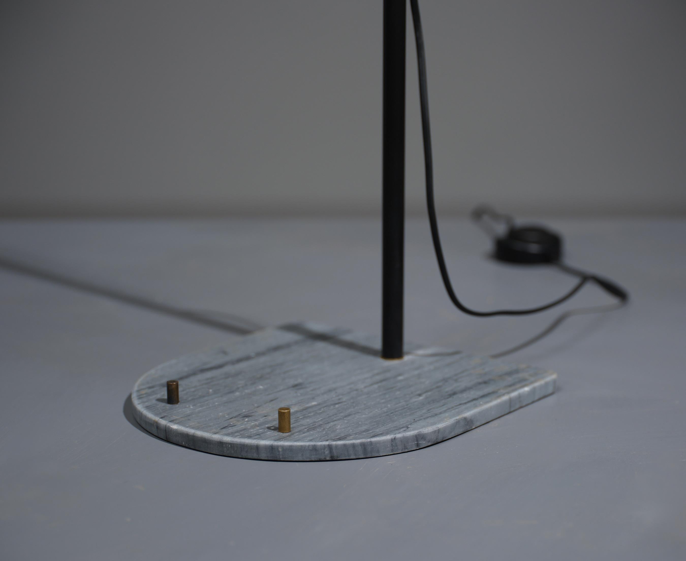 1950s Italian Design Floor Lamp - Enamel Metal Shade, Brass Accents For Sale 2