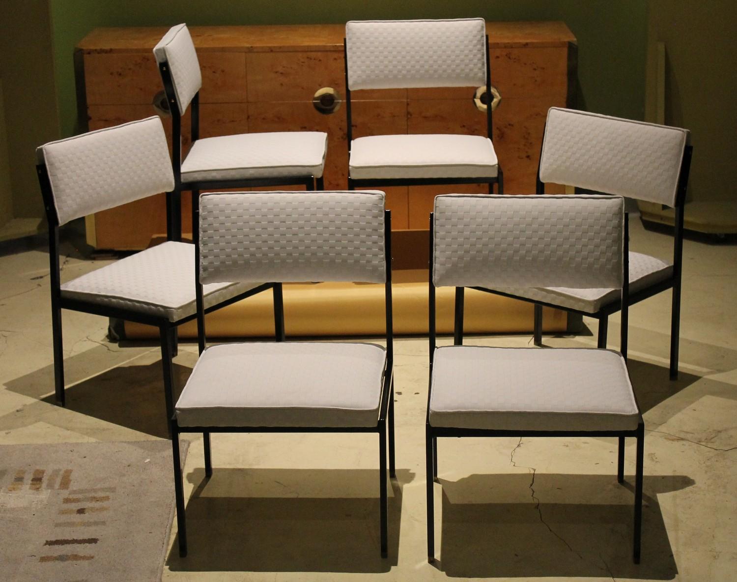 1950s Italian Design Low Lounge Chairs Black Iron Frame and Ice White Upholster For Sale 6