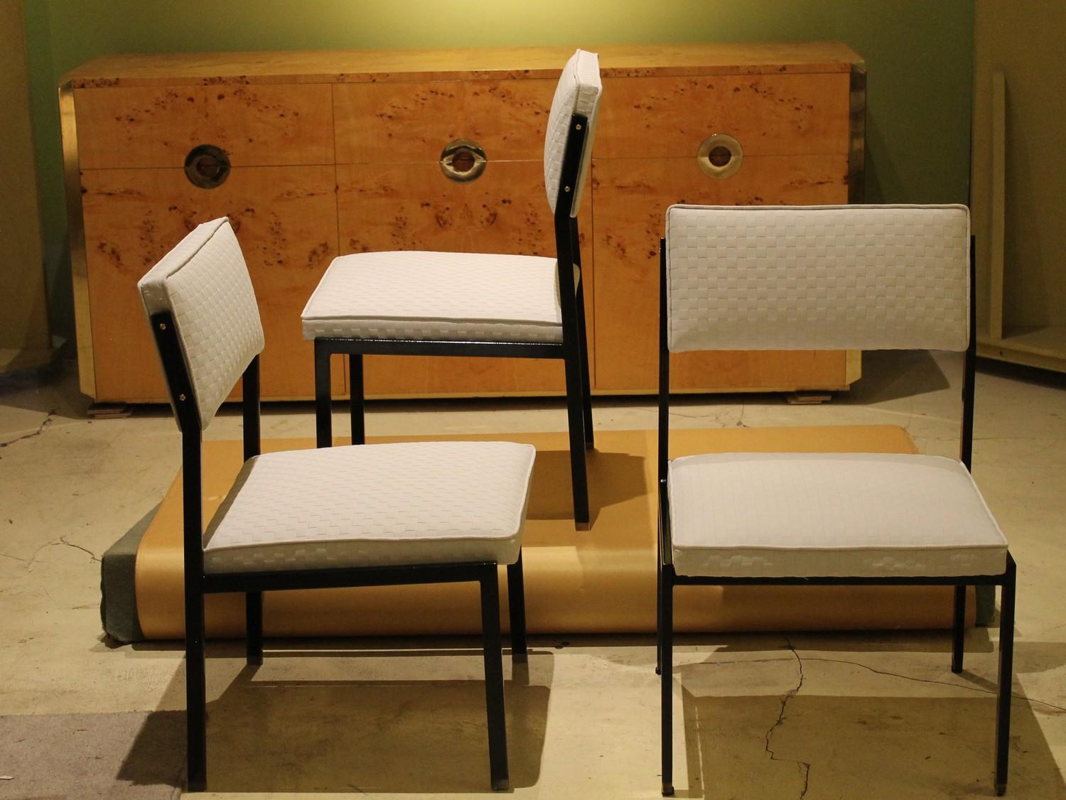 1950s Italian Design Low Lounge Chairs Black Iron Frame and Ice White Upholster For Sale 11