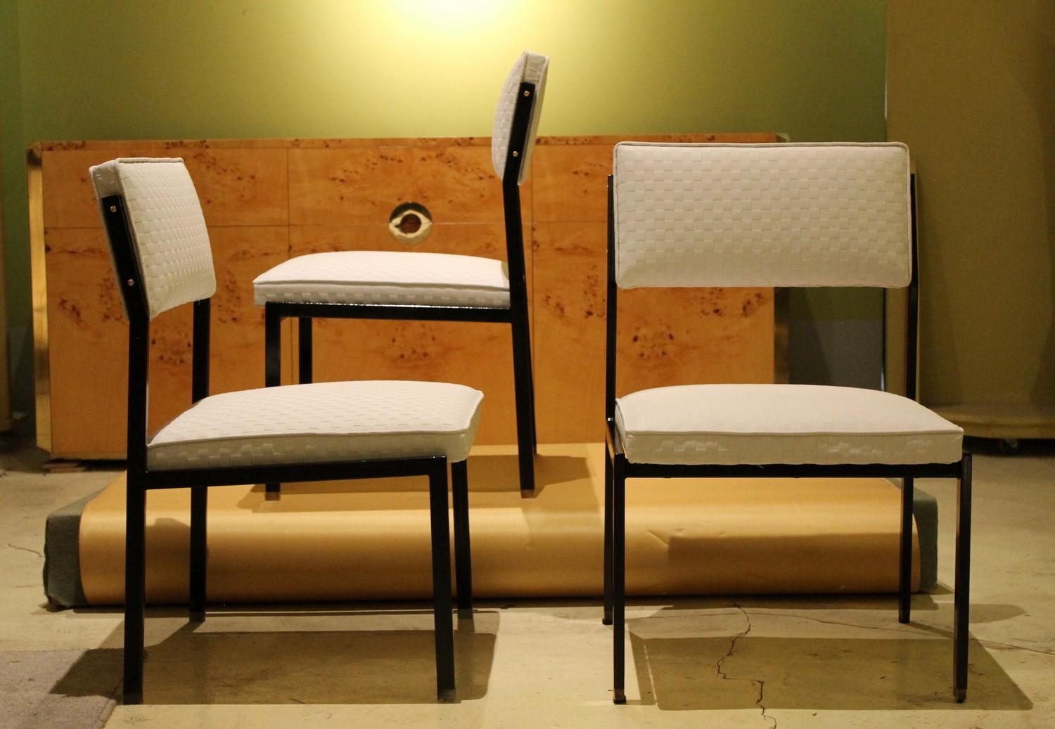 1950s Italian Design Low Lounge Chairs Black Iron Frame and Ice White Upholster For Sale 12