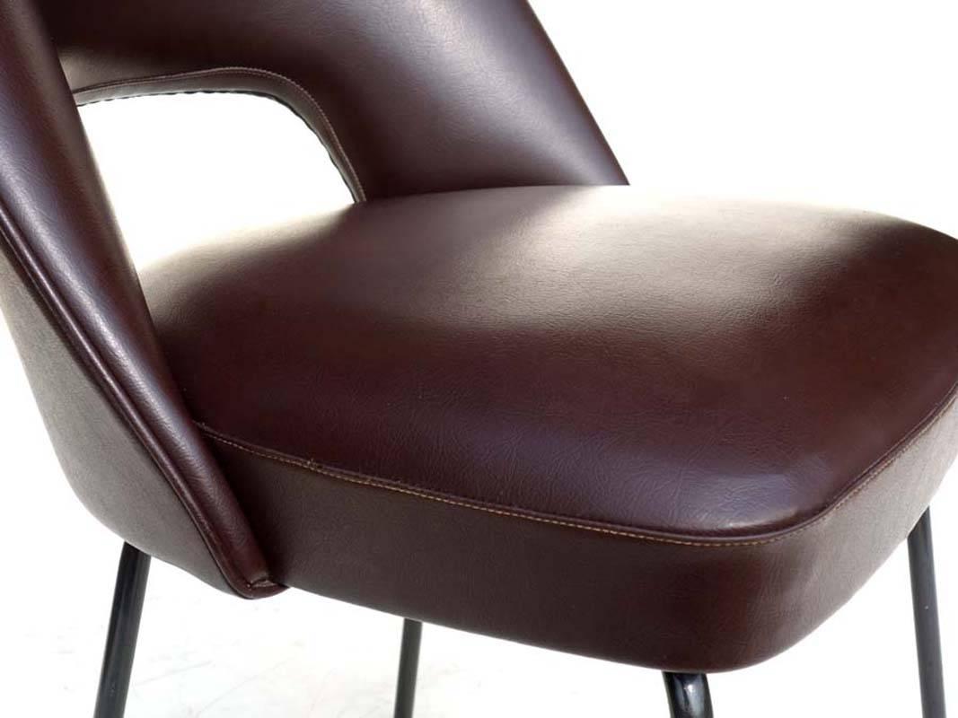 Paire de fauteuils de salon marron de design italien du milieu du siècle dernier, années 1950 en vente 2