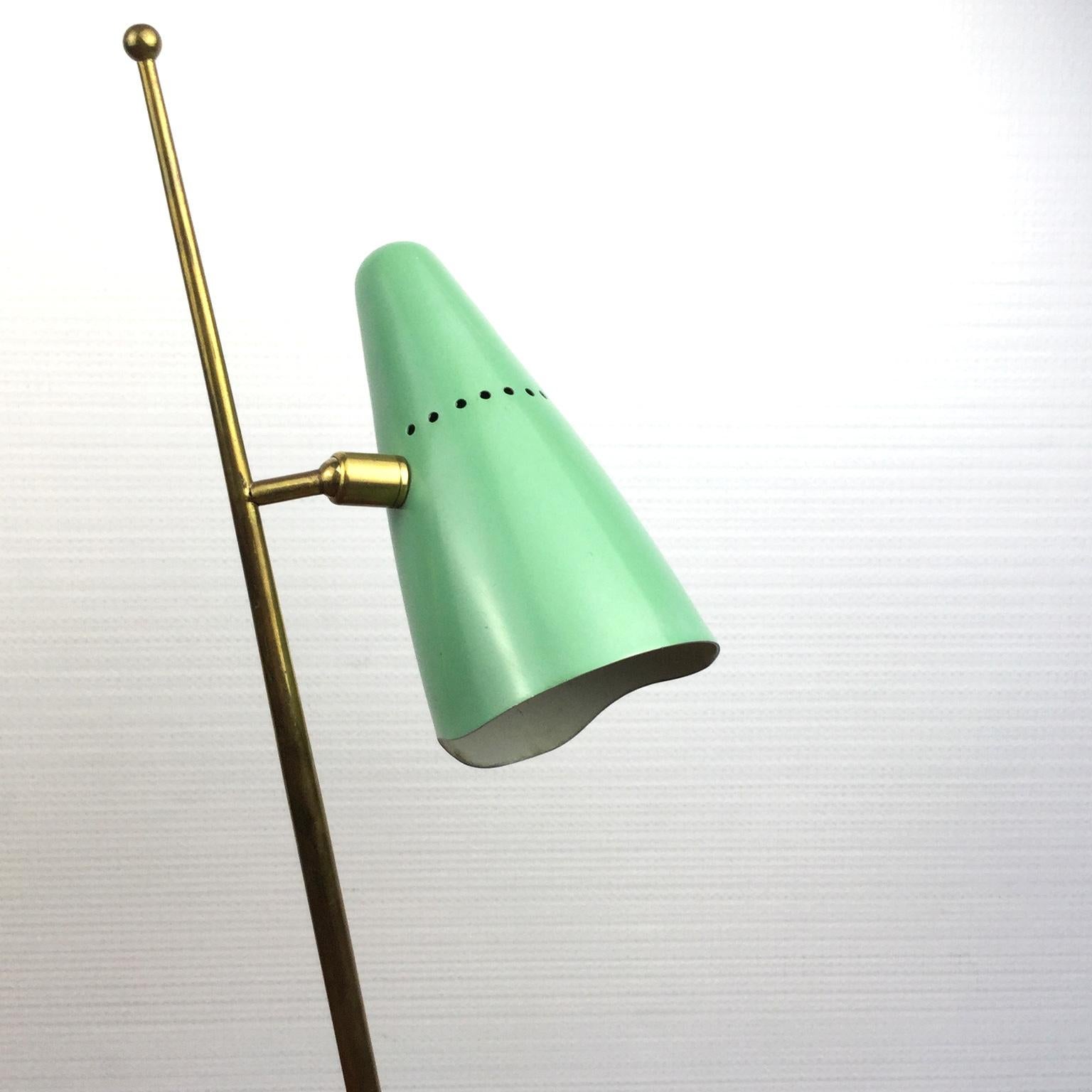 Mid-Century Modern 1950s Italian Green and Brass Table Lamp Attributed to Stilnovo