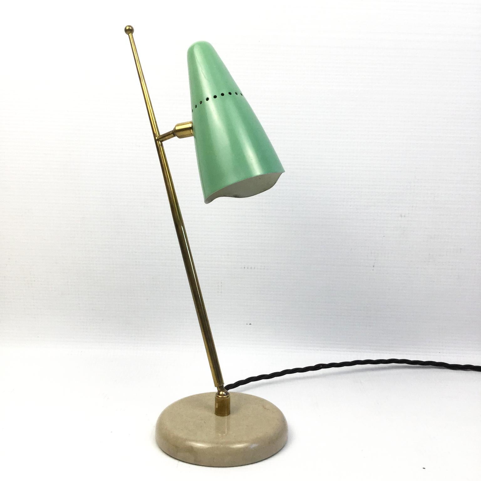 Mid-20th Century 1950s Italian Green and Brass Table Lamp Attributed to Stilnovo