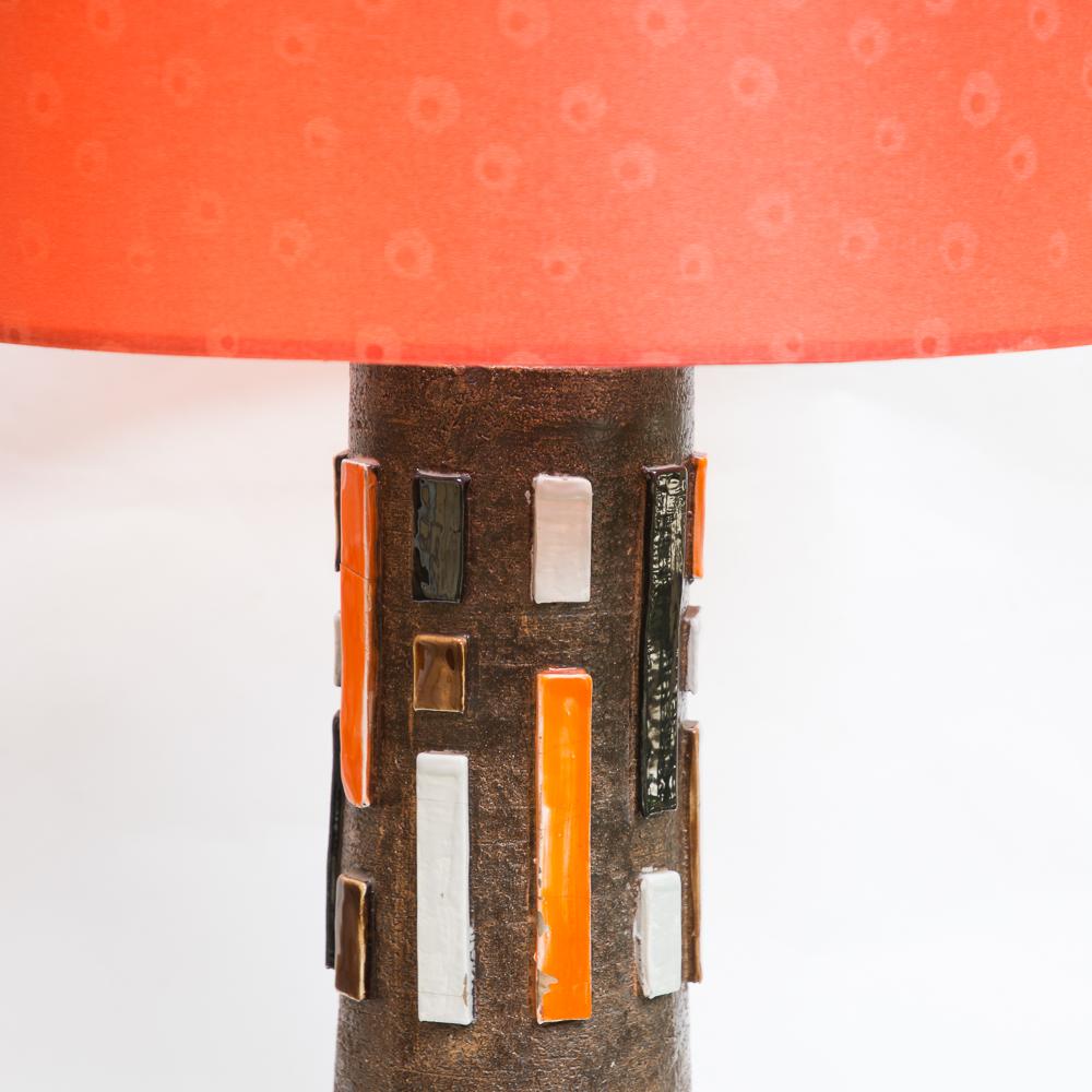 lampe en céramique de studio Terra orange et blanche:: design italien des années 1950:: par Aldo Londi Bon état - En vente à London, GB