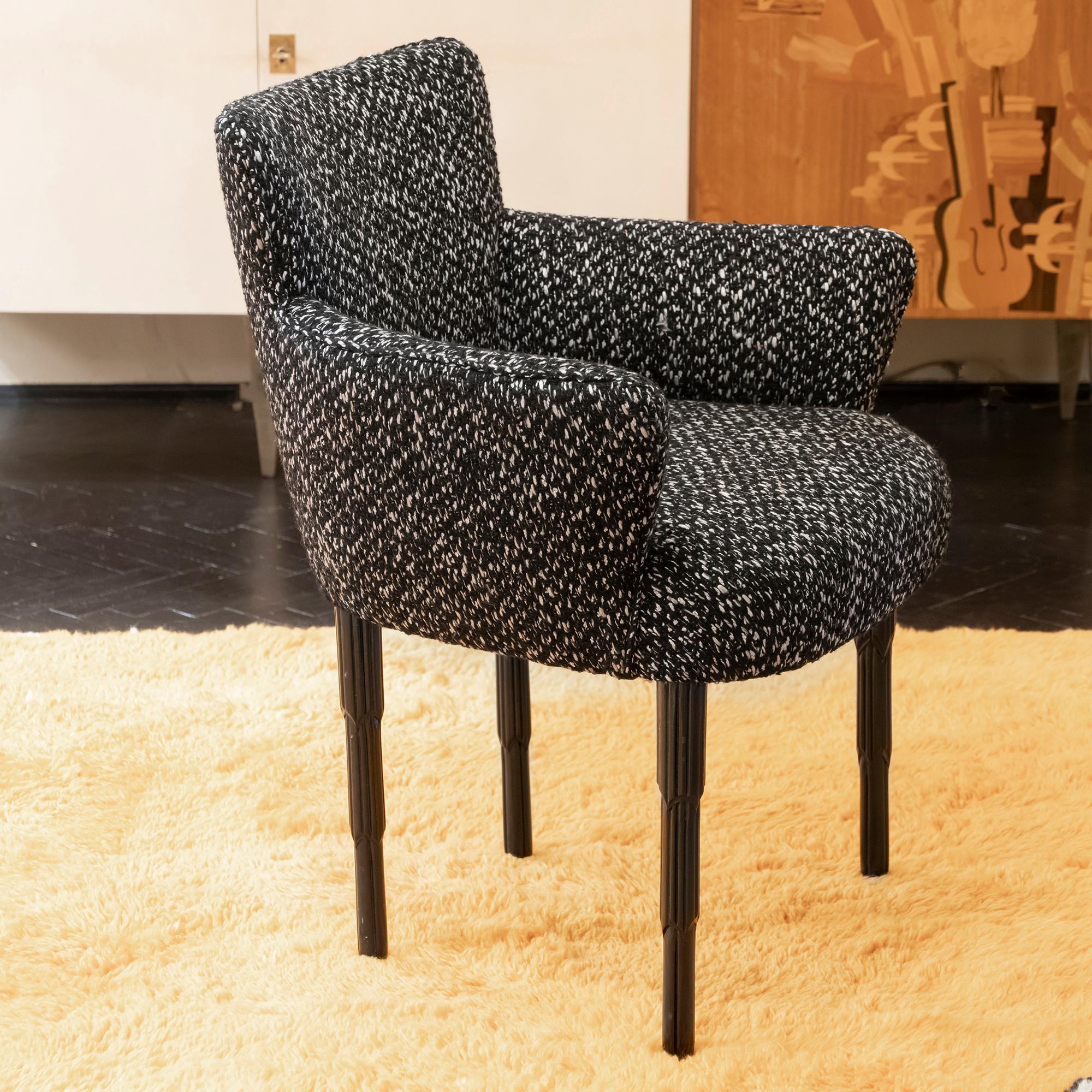 Italian Dining Chairs, Black Lacquered Wood, Black/White Wool Fabric, Set of 4 In Good Condition In Firenze, IT