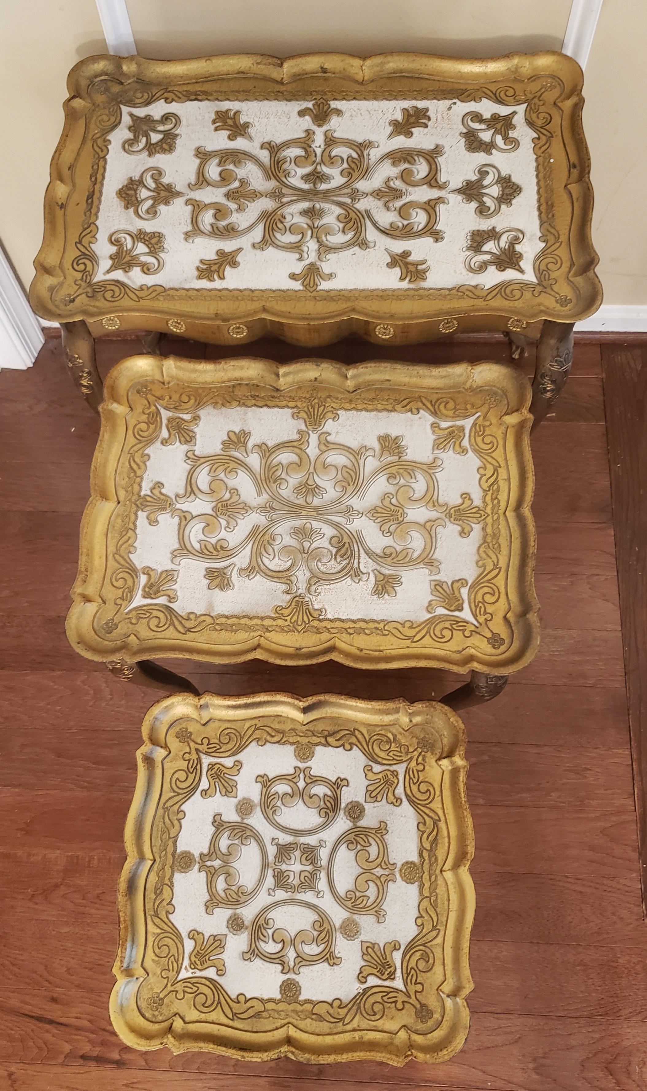 Italienische vergoldete Florentiner Schachteltische aus den 1950er Jahren, ein Set im Zustand „Gut“ in Germantown, MD