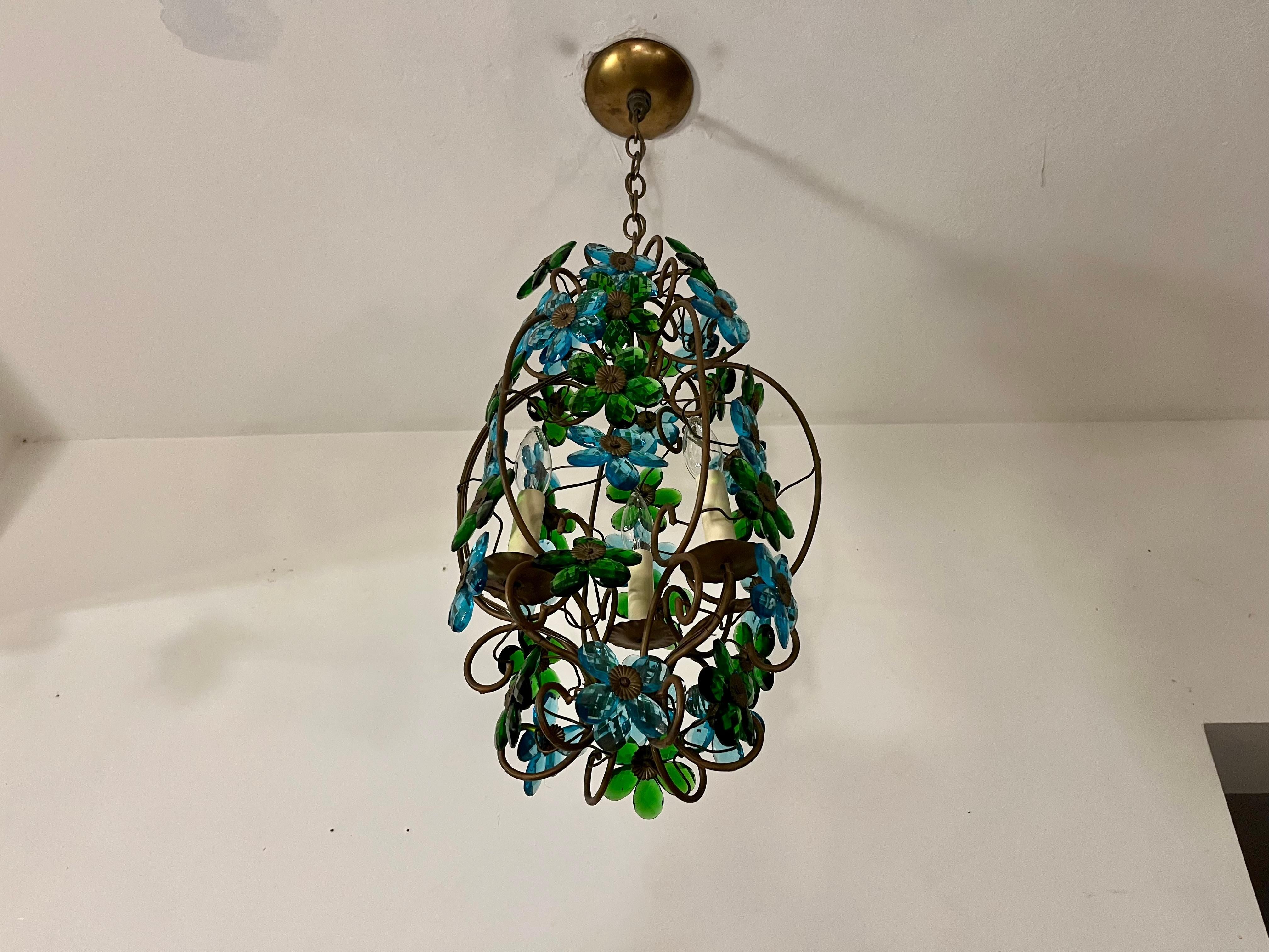 Lustre italien des années 1950 en verre à fleurs, pendentif, laiton, Murano Bon état - En vente à Miami, FL