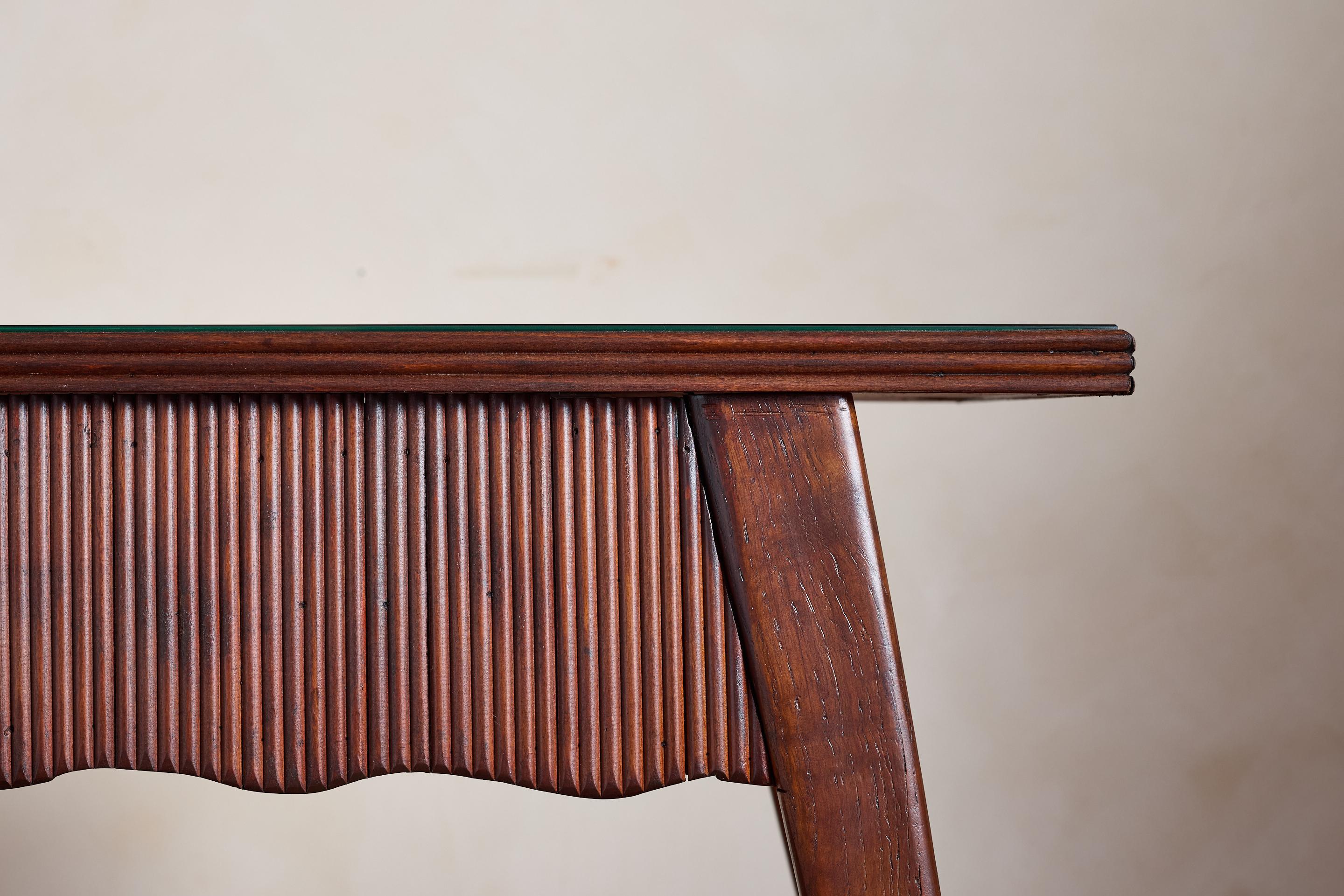 Consola acanalada italiana de los años 50 en Bueno estado para la venta en Beverly Hills, CA