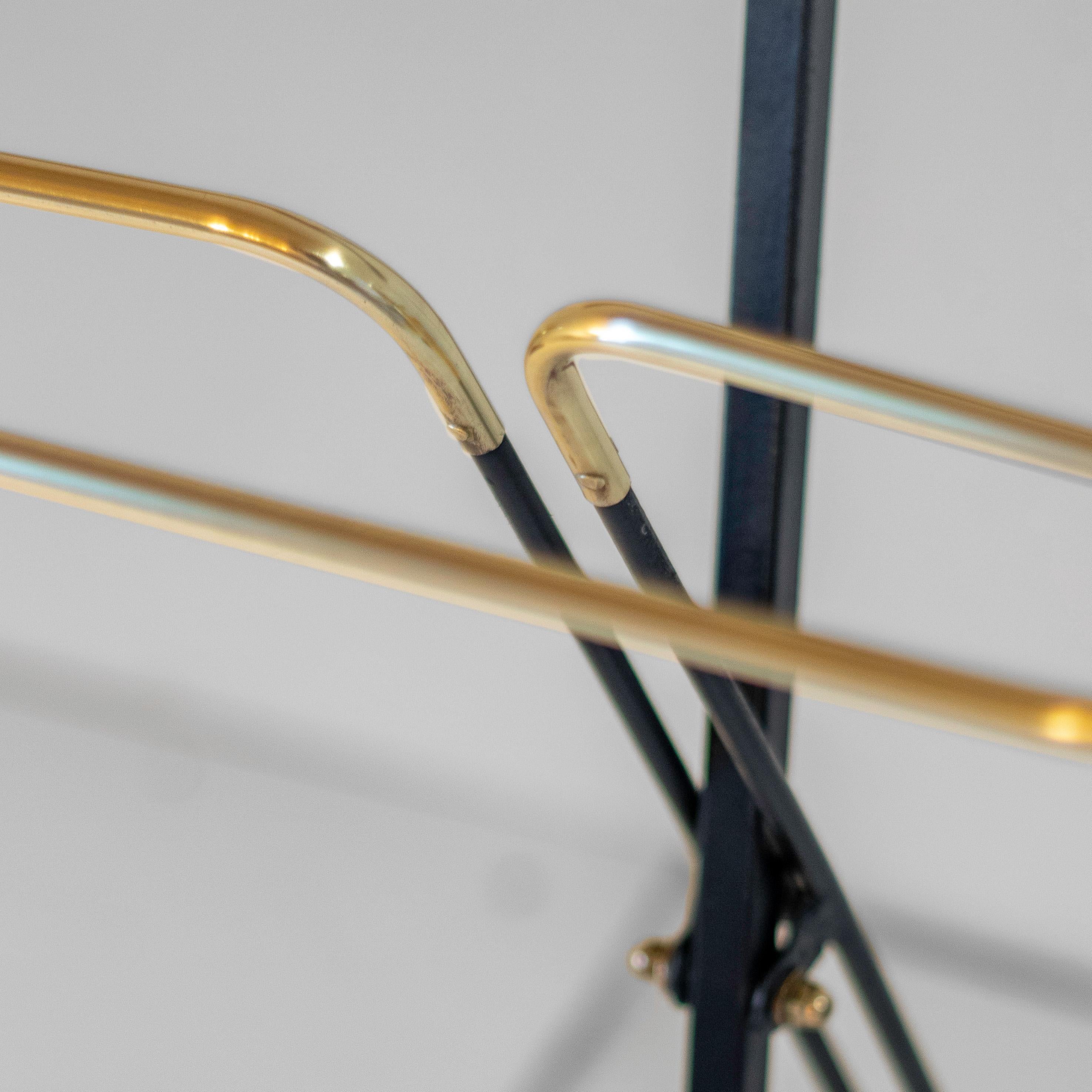 1950s Italian Folding Valet Stand in Beech, Iron and Brass by Fratelli Reguitti For Sale 5
