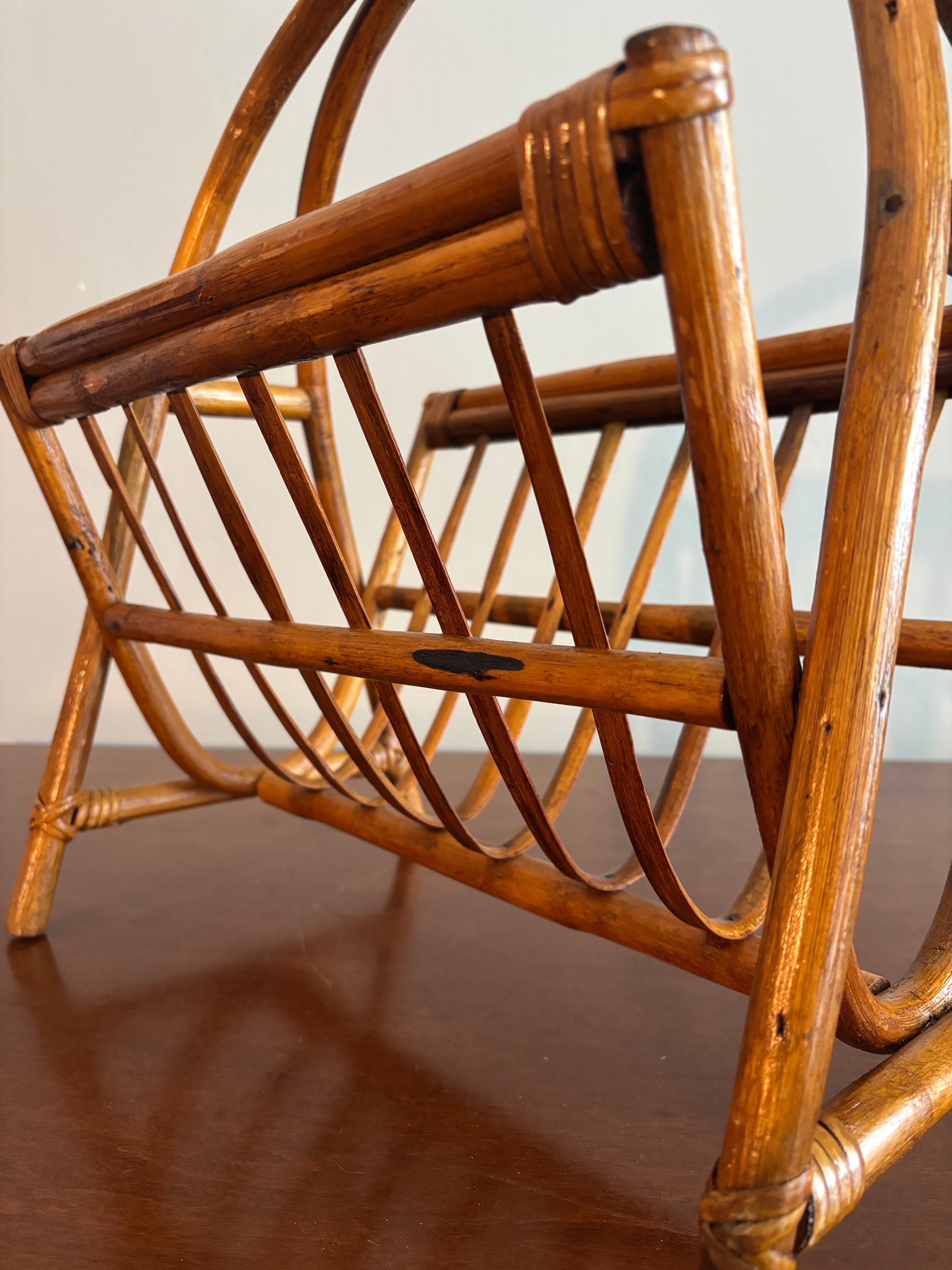 Porte-revues en bambou et rotin, style Franco Albini, Italie, Riviera française, années 1950 Bon état - En vente à Boynton Beach, FL