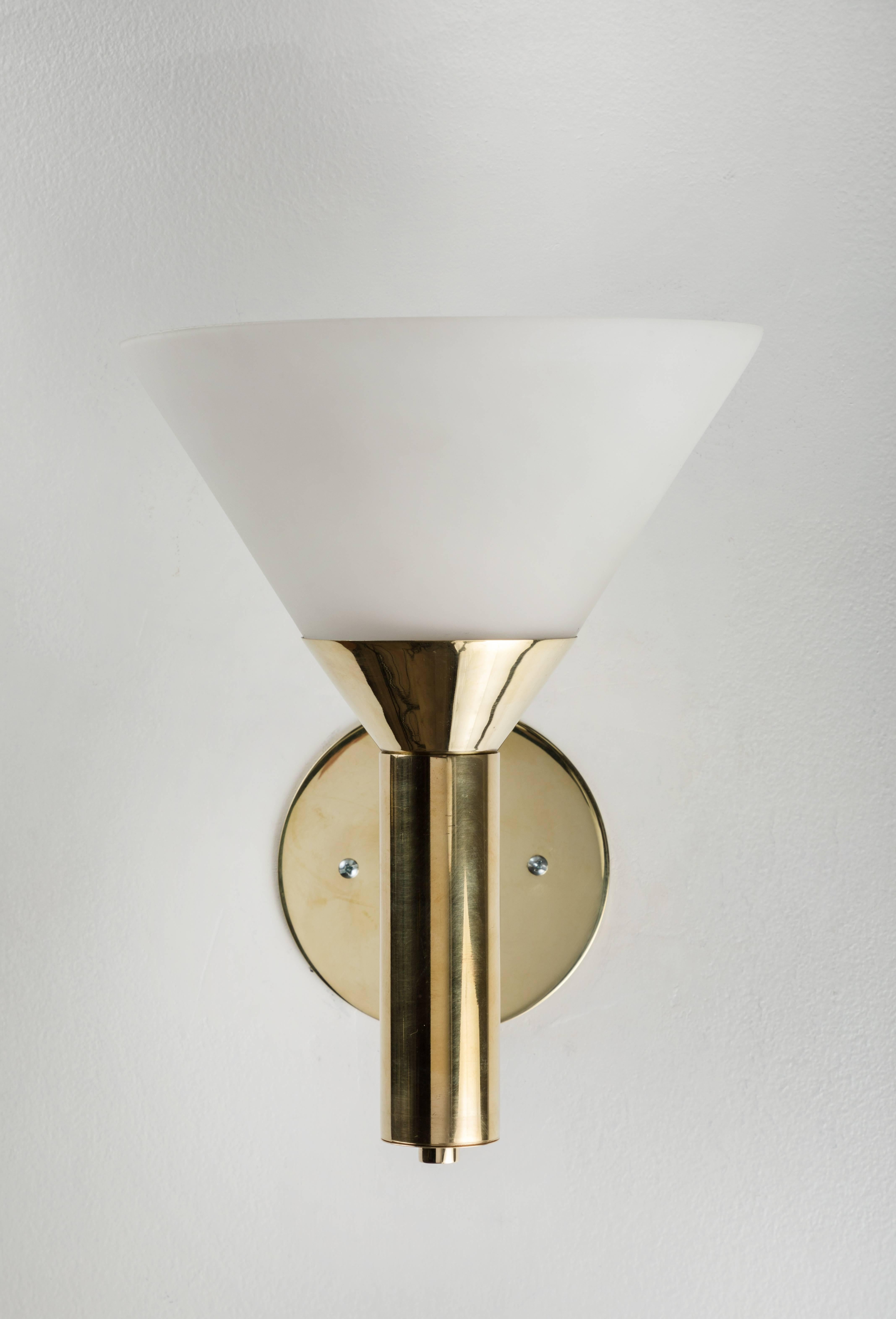 1950s Italian Glass and Brass Cone Sconces 3