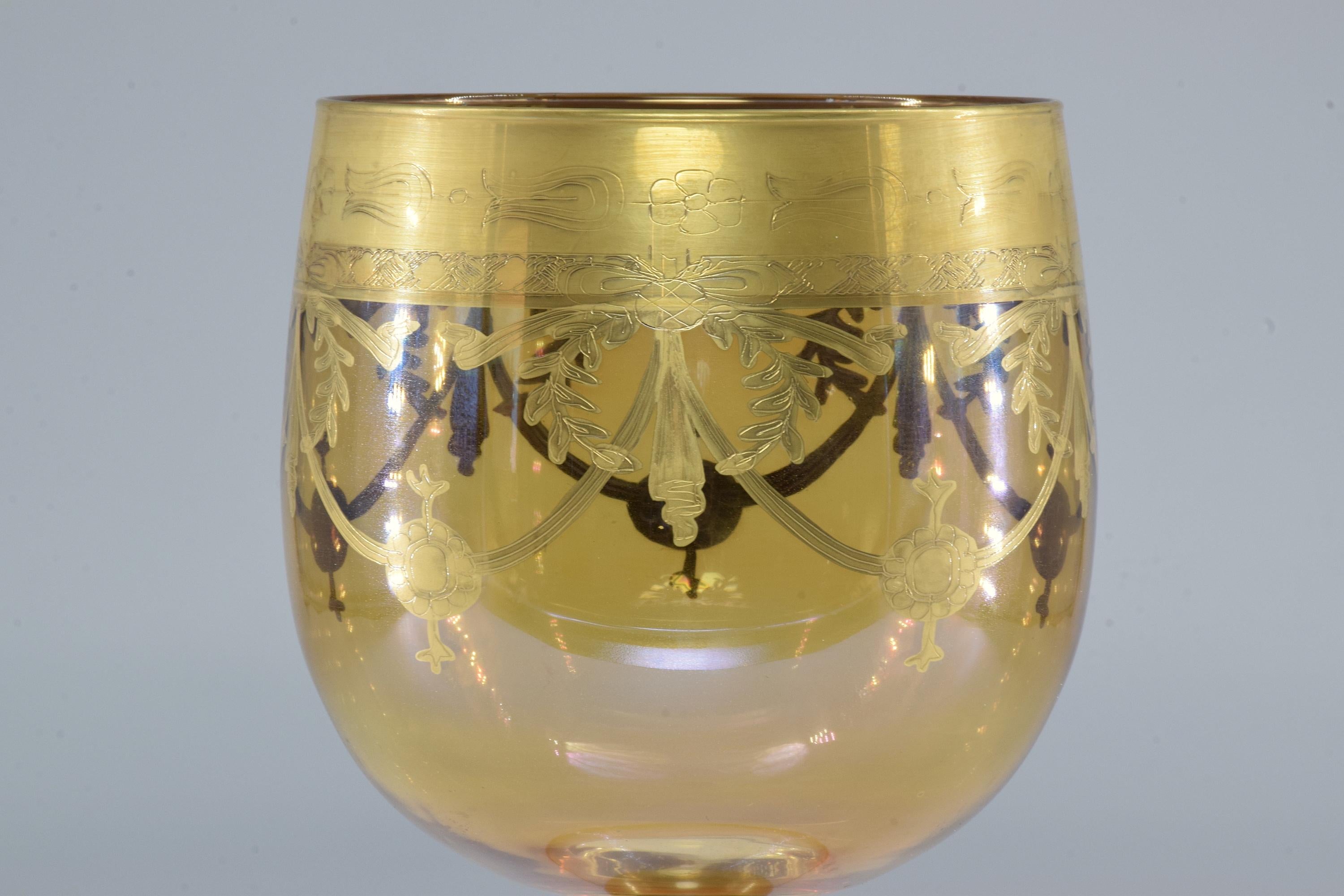 1950s Italian Gold-Plated Decorative Cup In Good Condition For Sale In Paris, FR