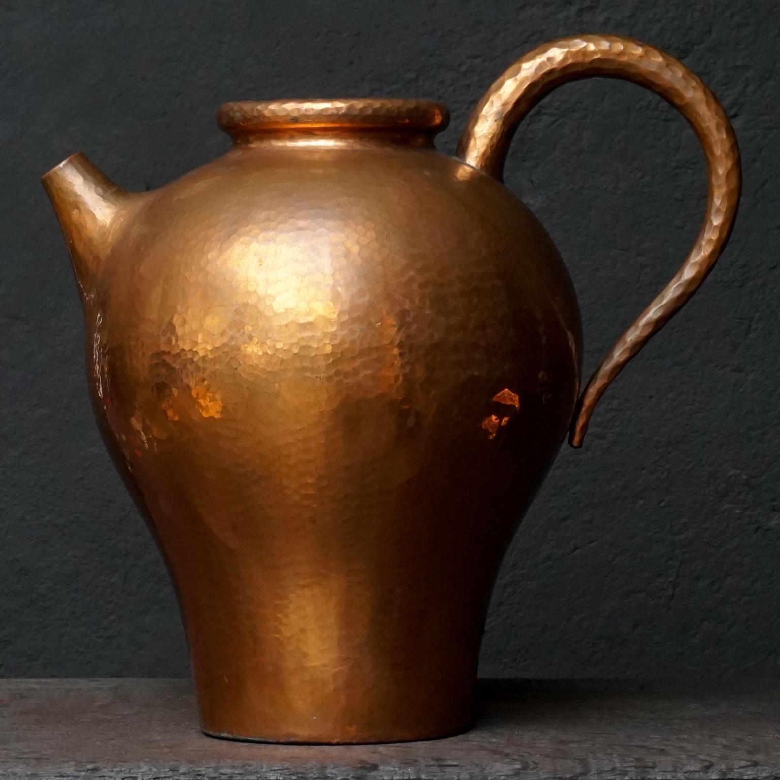 20th Century 1950s Italian Hand Hammered Copper Pitcher or Jug in Egidio Casagrande Style