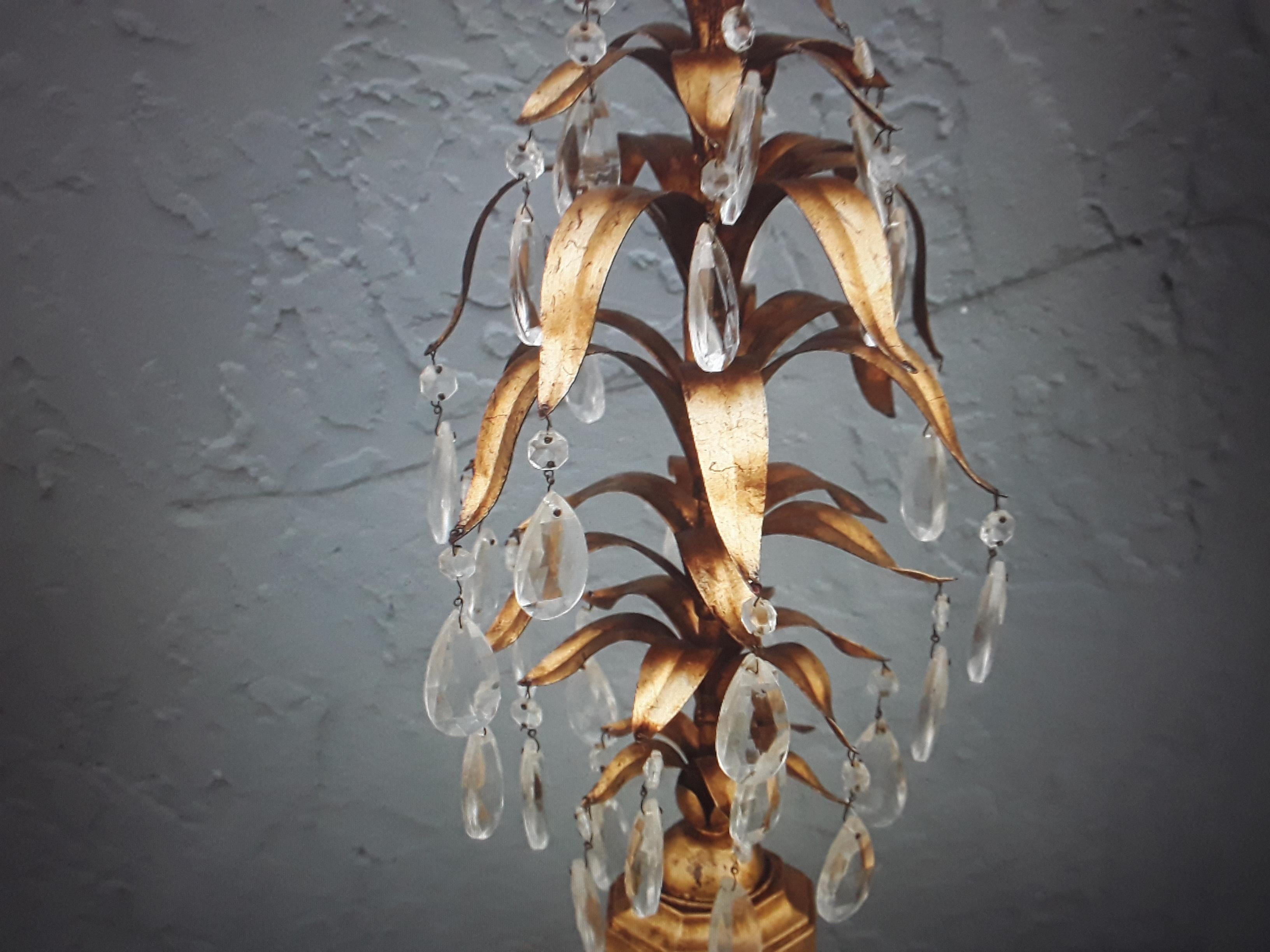 Metal 1950s Italian Hollywood Regency Giltwood Based Crystal/Tole Fern Form Table Lamp For Sale