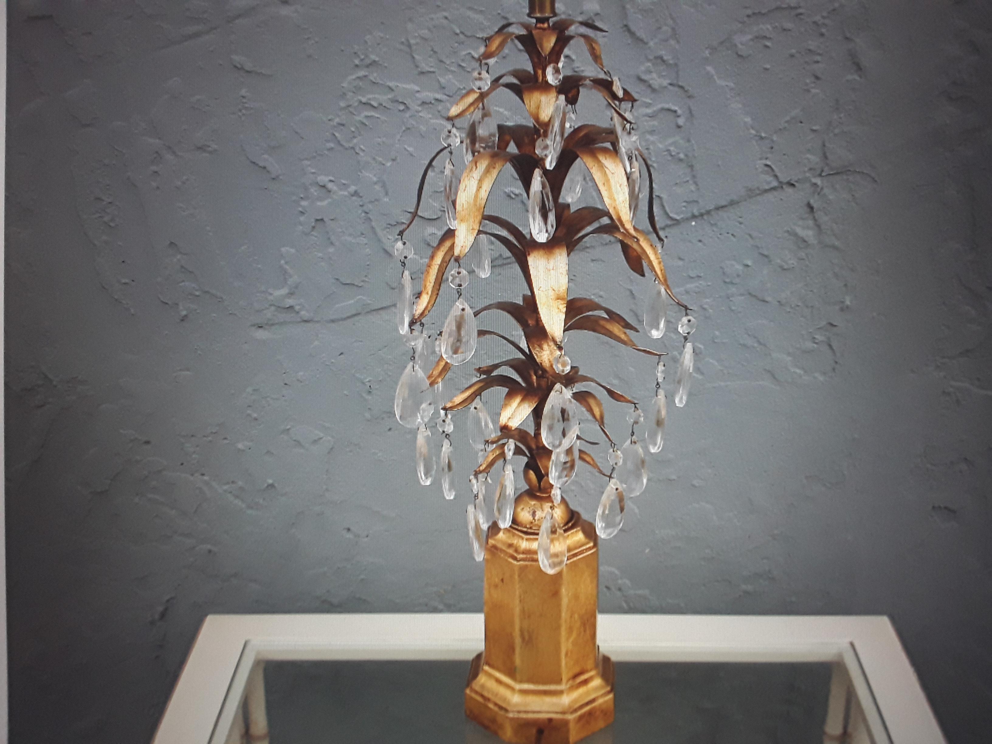1950s Italian Hollywood Regency Giltwood Based Crystal/Tole Fern Form Table Lamp For Sale 2