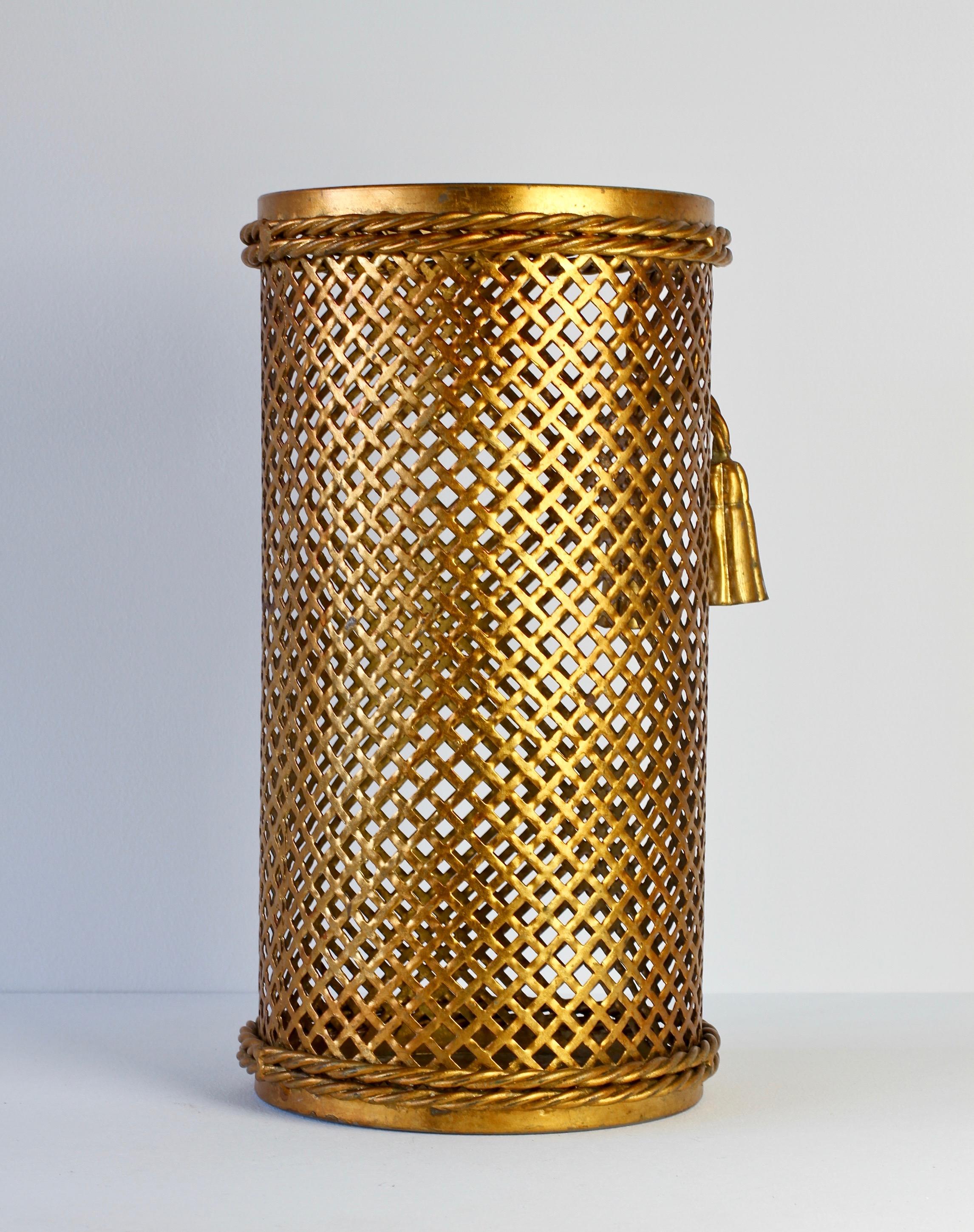 1950s Italian Hollywood Regency Gold Gilded Umbrella Stand or Waste Paper Basket In Good Condition In Landau an der Isar, Bayern