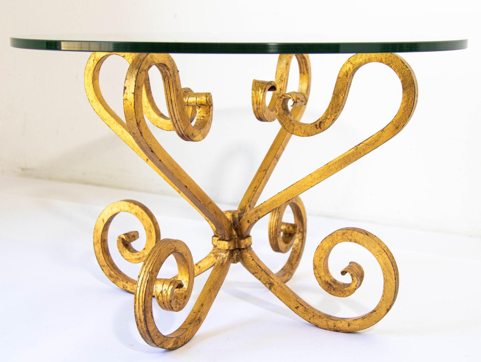 Gilt 1950s Italian Hollywood Regency Round Gilded Wrought Iron and Glass Side Table For Sale