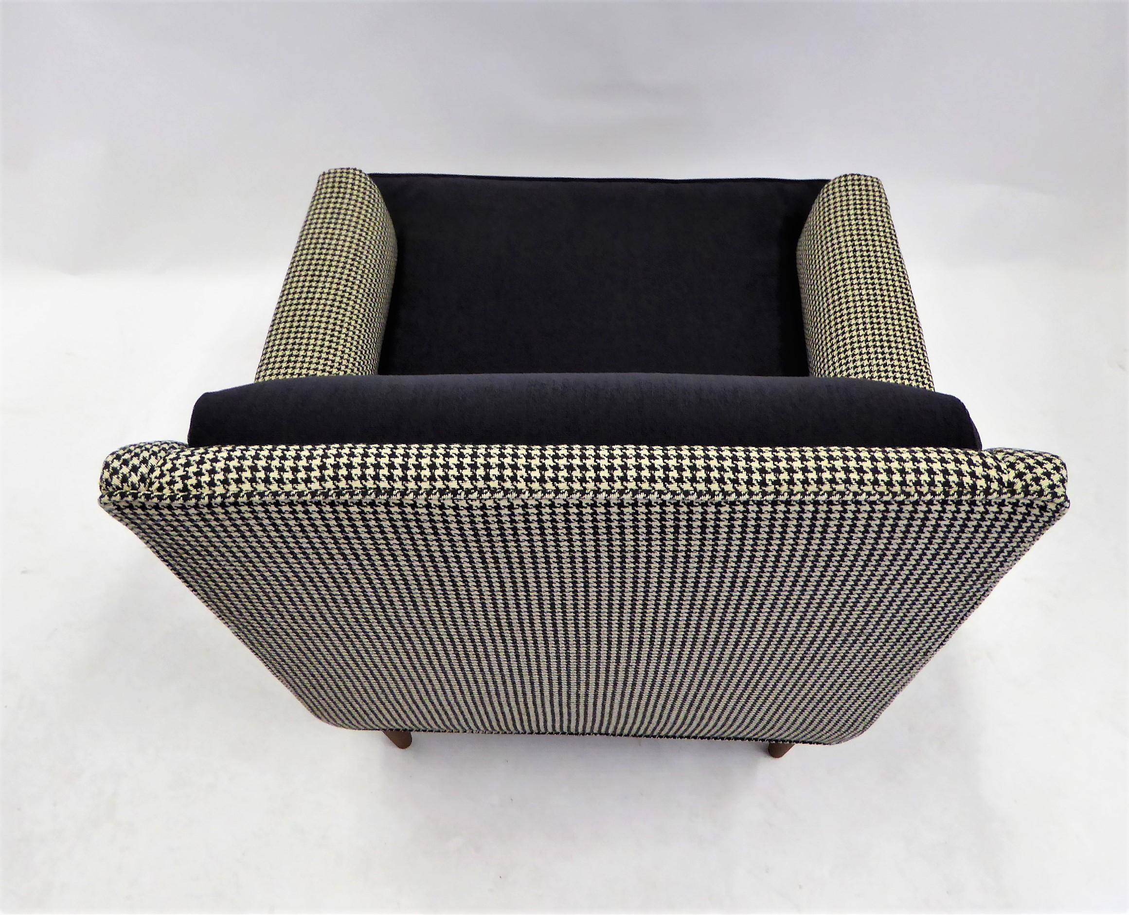 Mid-20th Century 1950s Italian Inspired Lounge Chair in Black and White Houndstooth Fabric