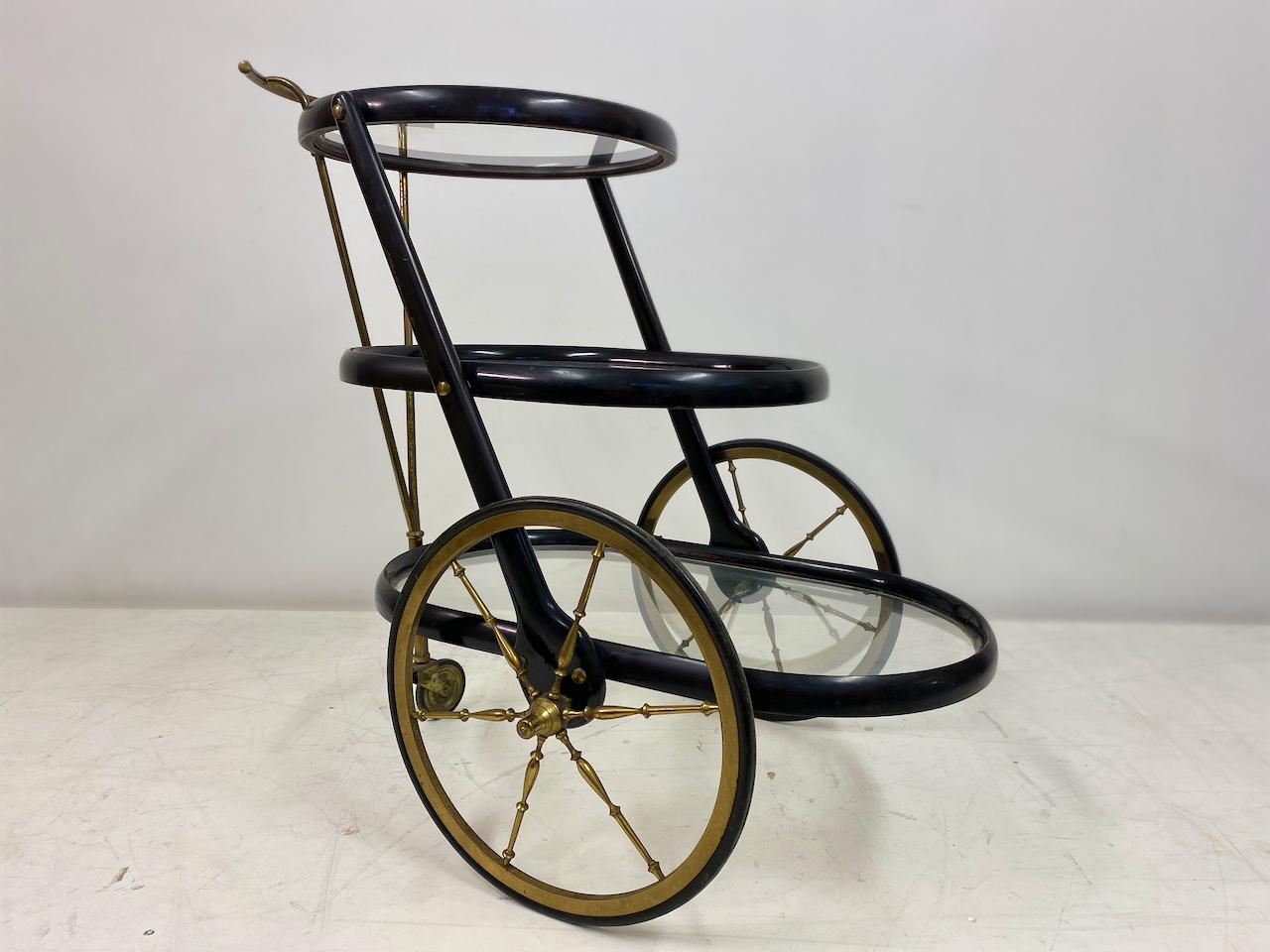 Laiton Chariot de bar ou chariot à boissons laqué italien des années 1950 en vente