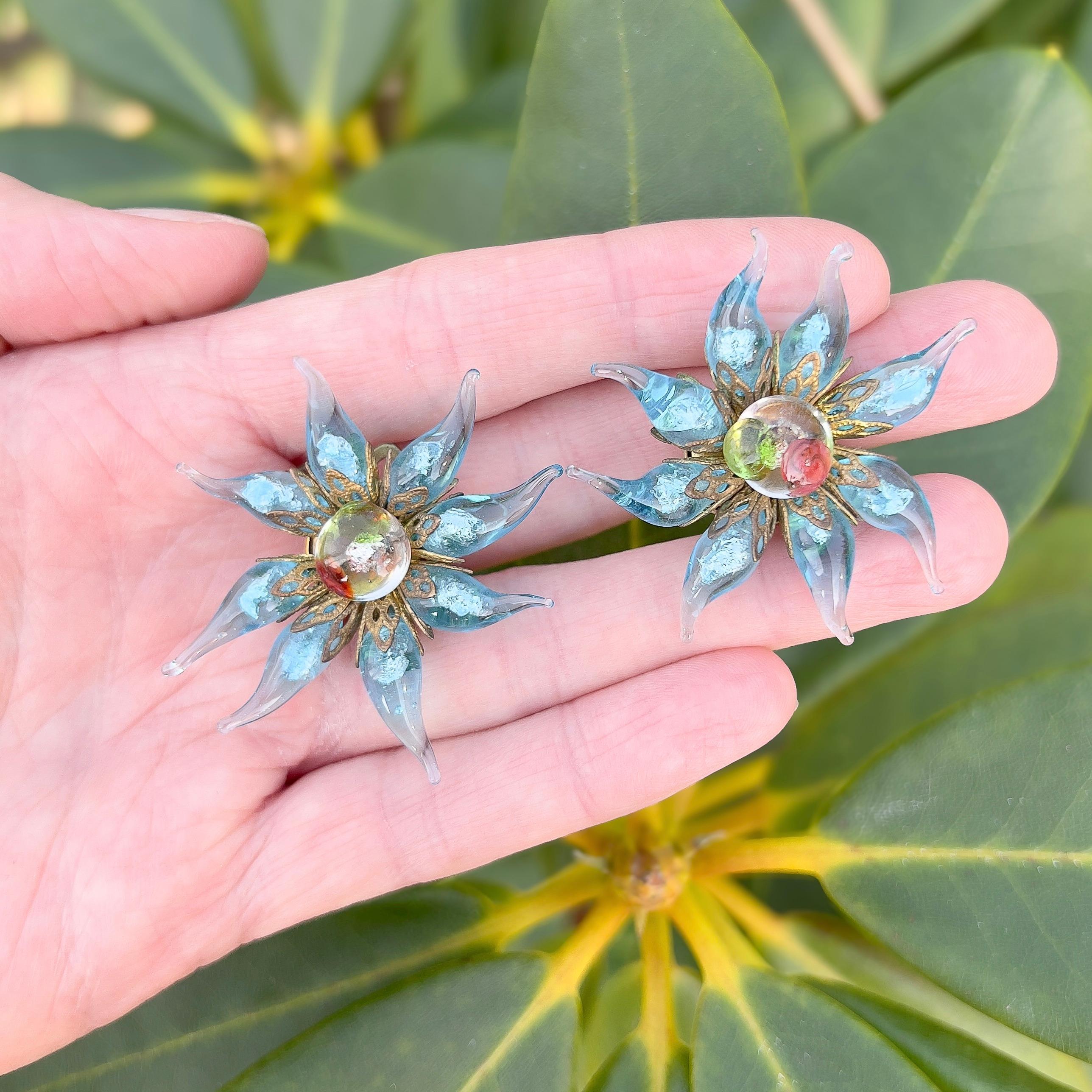 1950s Italian Lamp Work Foiled Glass Vintage Flower Earrings In Good Condition In Skelmersdale, GB