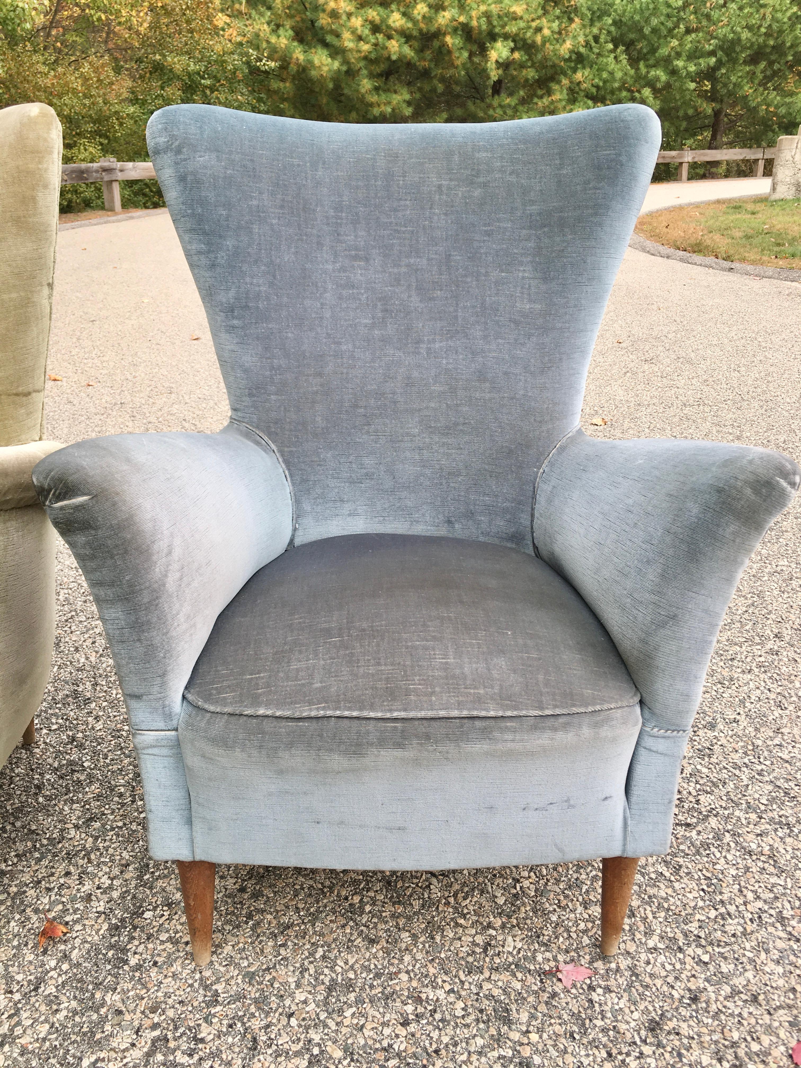 1950s Italian Lounge Chairs for Reupholstering For Sale 4