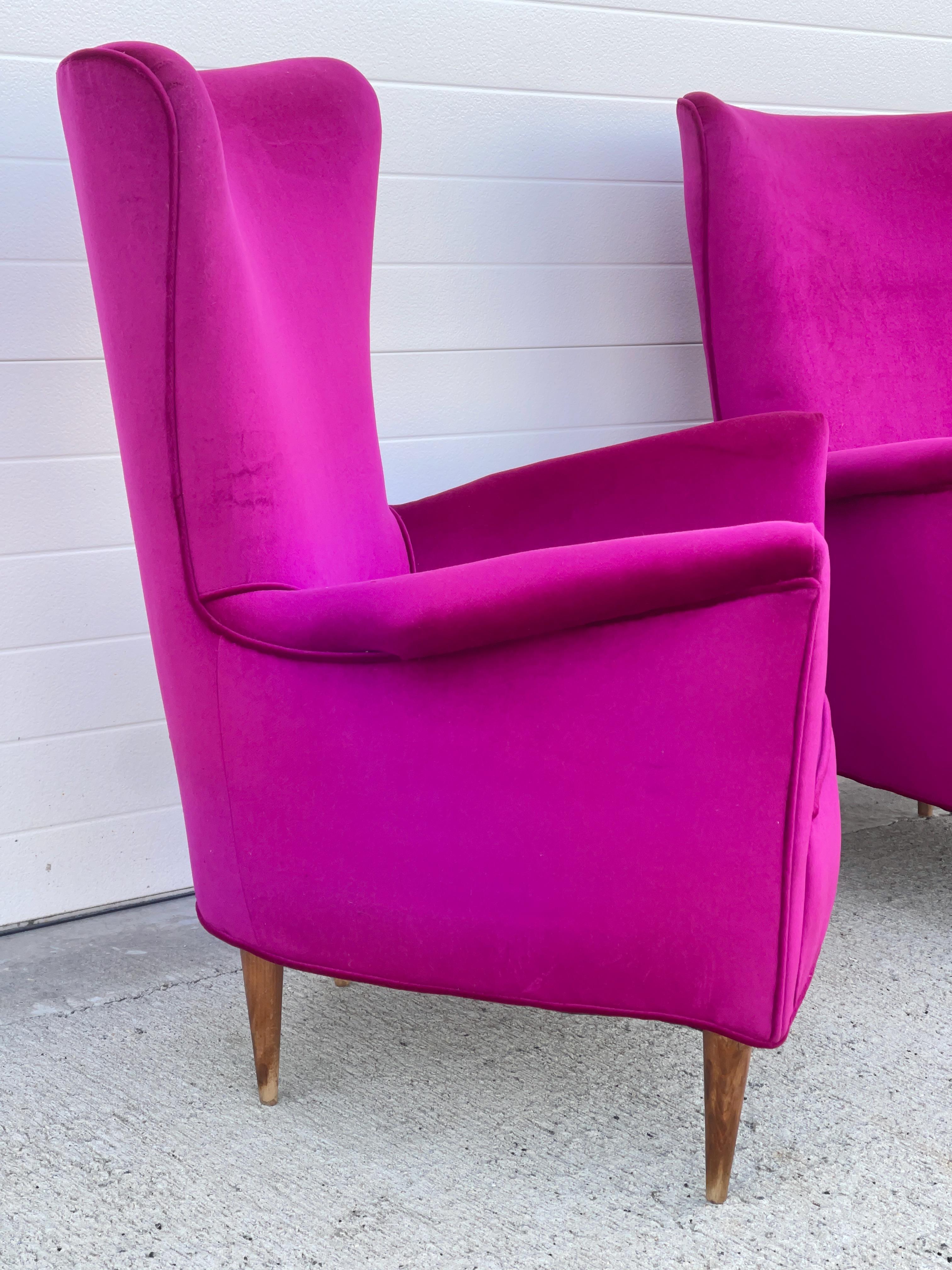 1950's Italian Lounge Chairs in Fuschia Velvet For Sale 2