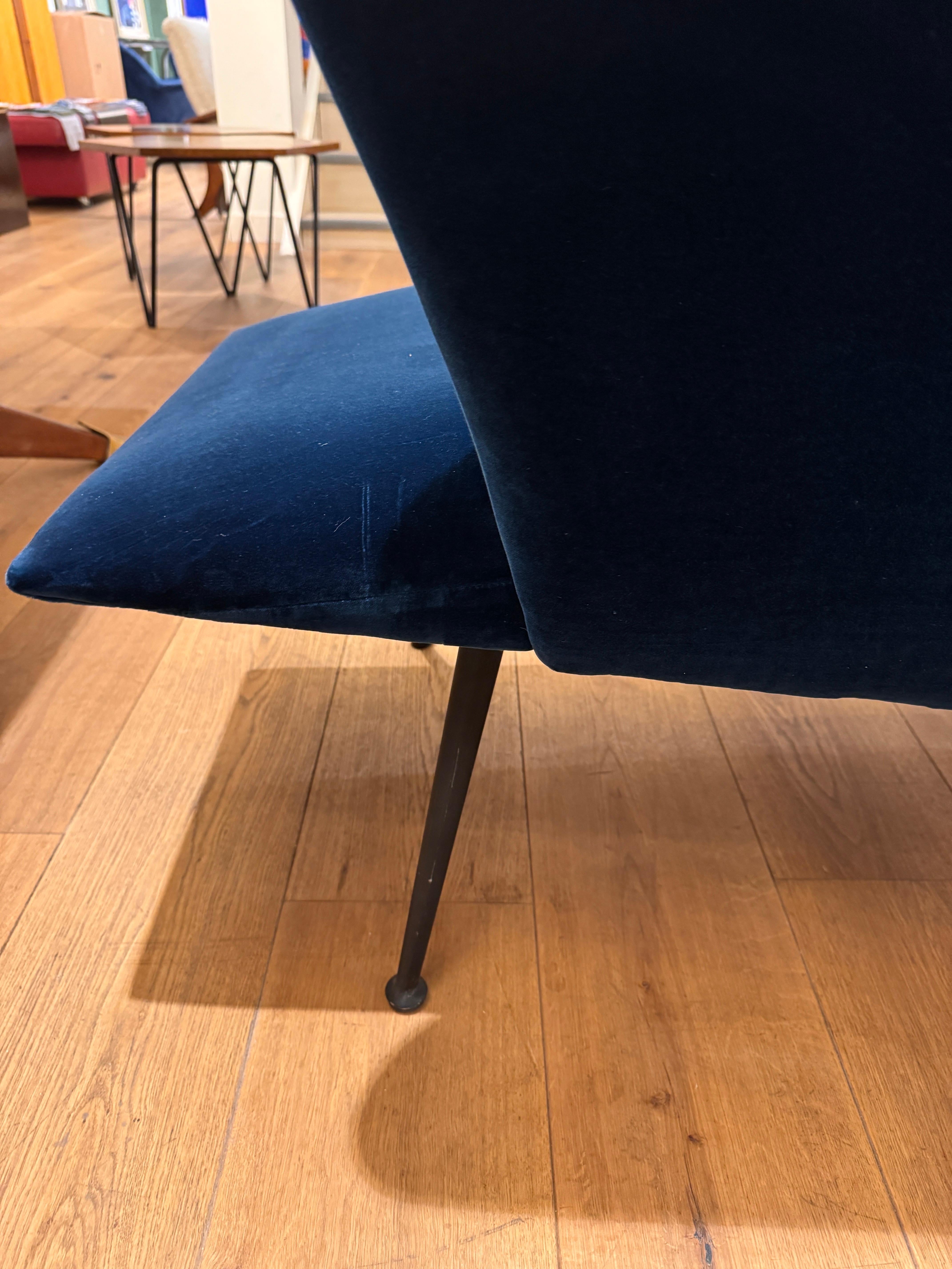 Metal 1950s Italian loveseat bench in teal velvet For Sale