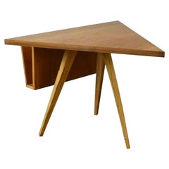1950s Italian Maple Veneered Triangle Coffee Table with Magazine Holder