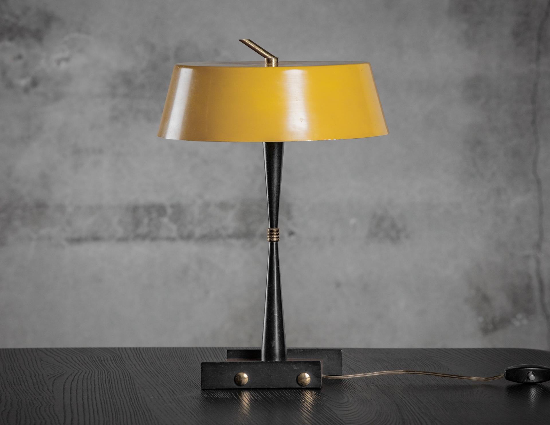 1950s Italian Metal and Wood Table Lamp In Good Condition In Los Angeles, CA