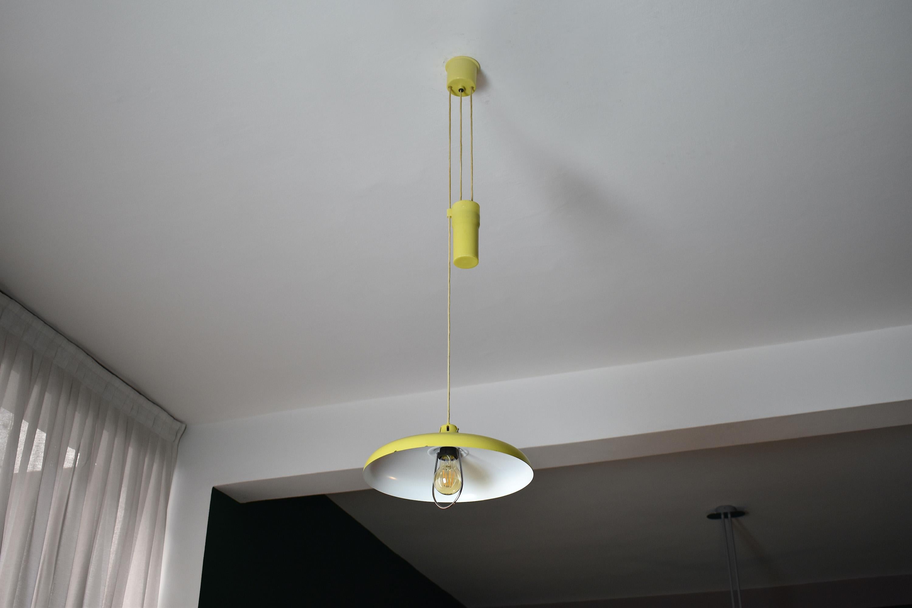 Aluminium Lampe à suspension réglable italienne mi-siècle moderne des années 1950 par Stilux en vente