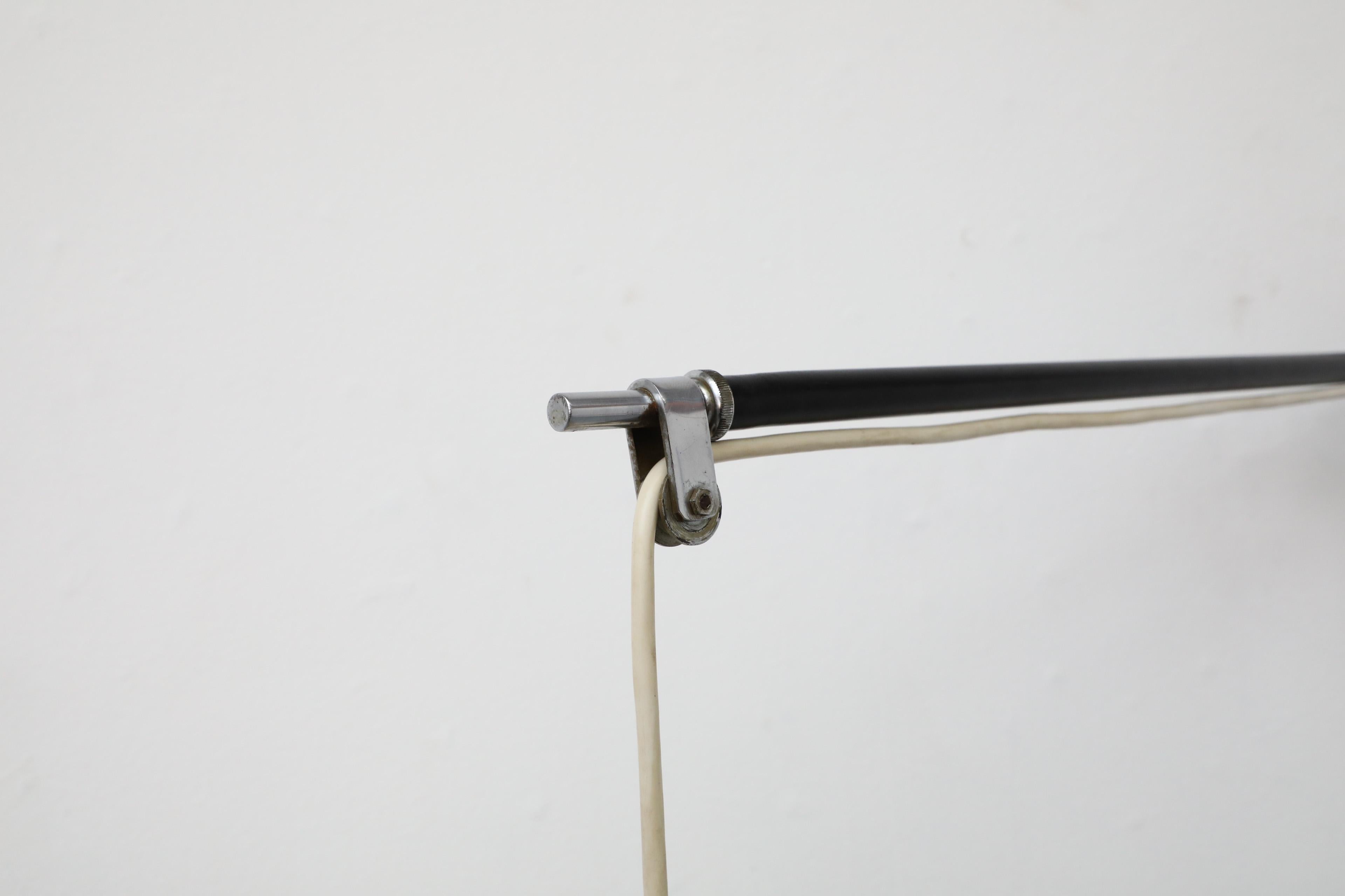 1950er Jahre Italienische ausziehbare Wandlampe mit schwarzem Metallrahmen und Trommelschirm im Angebot 8