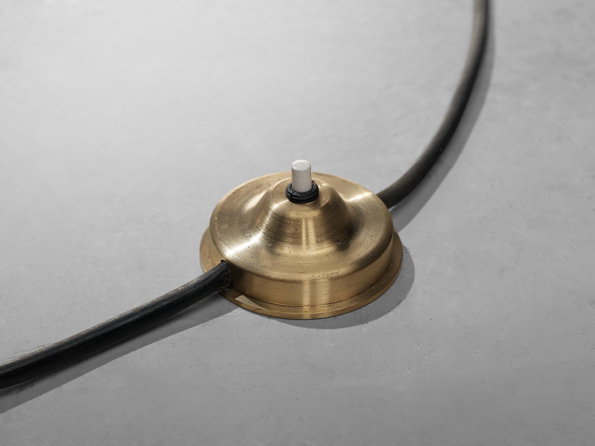1950s Italian Mid-Century Floor Lamp in Coated Aluminum and Brass For Sale 3