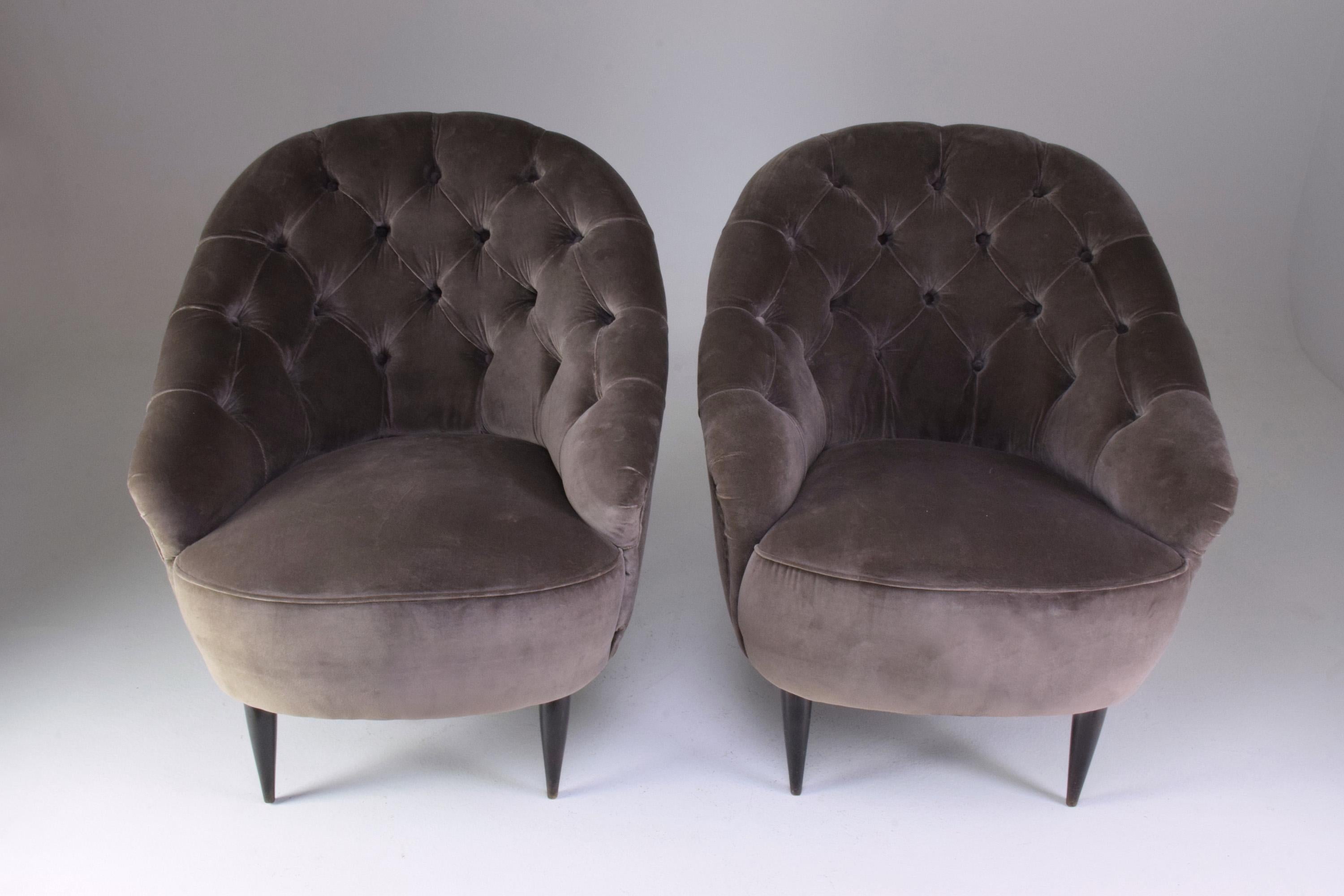 1950er Jahre Italienische Mitte des Jahrhunderts Gio Ponti Stil Paar Sessel im Angebot 7