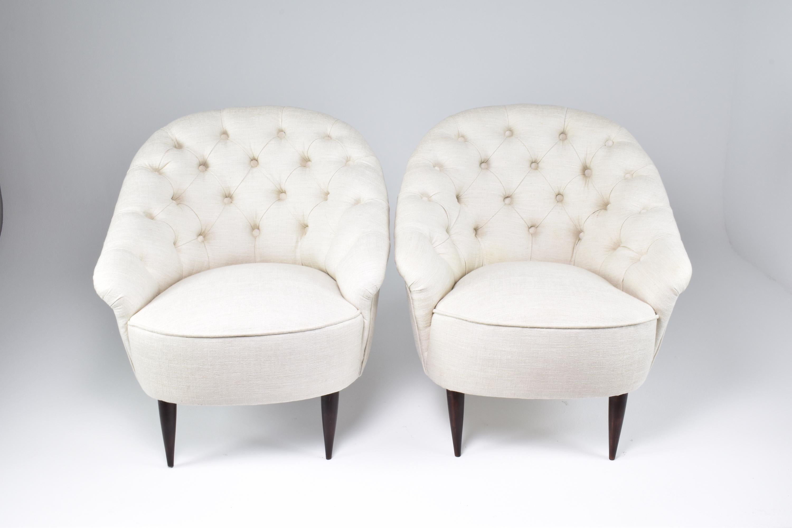 Italienische restaurierte Sessel aus der Jahrhundertmitte, die Gio Ponti zugeschrieben werden, aus den 1950er Jahren (20. Jahrhundert) im Angebot