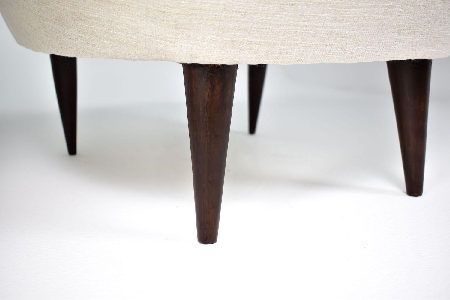 Italienische restaurierte Sessel aus der Jahrhundertmitte, die Gio Ponti zugeschrieben werden, aus den 1950er Jahren im Angebot 2