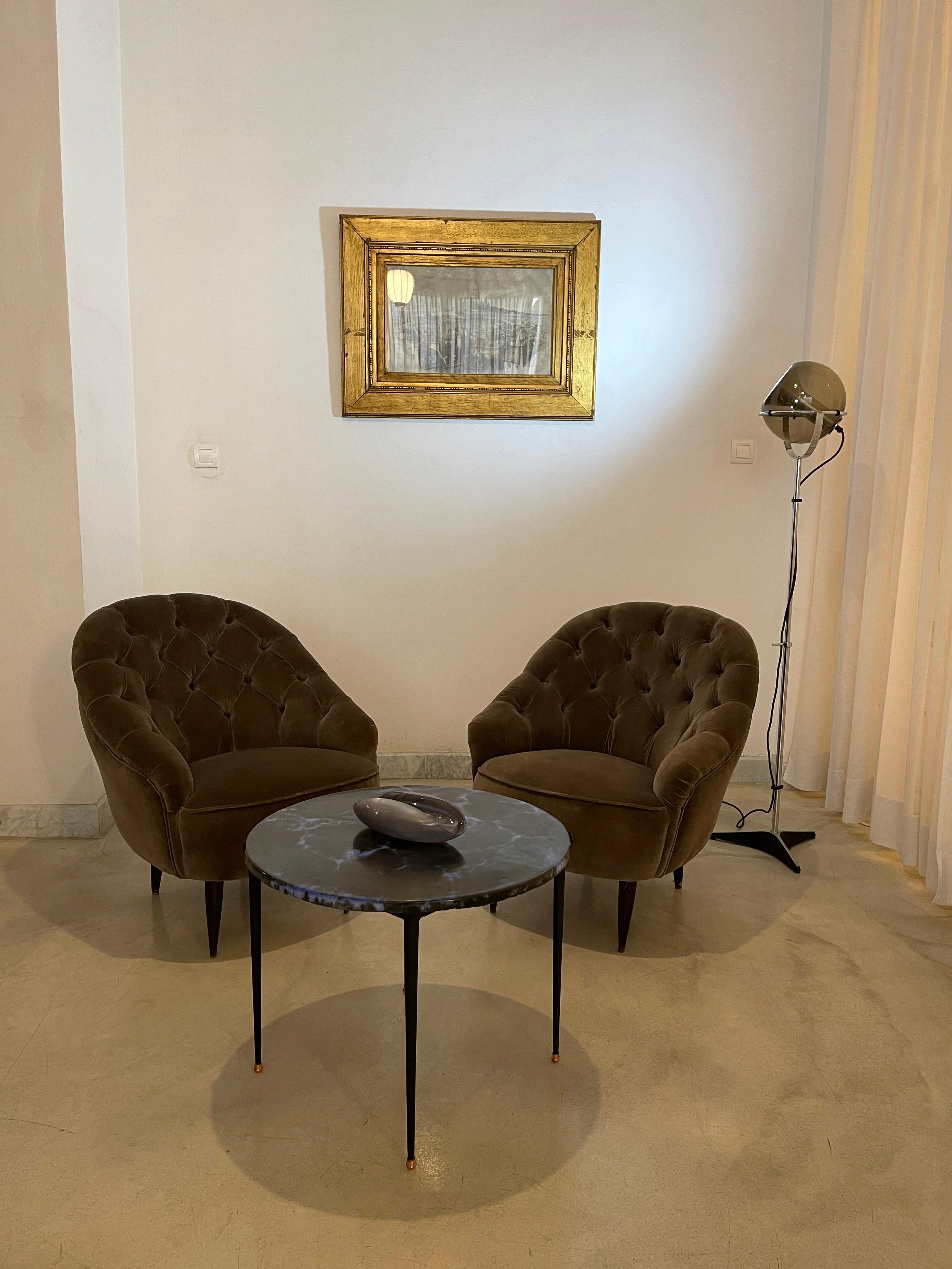 1950er Jahre Italienische Mitte des Jahrhunderts Gio Ponti Stil Paar Sessel im Angebot 3