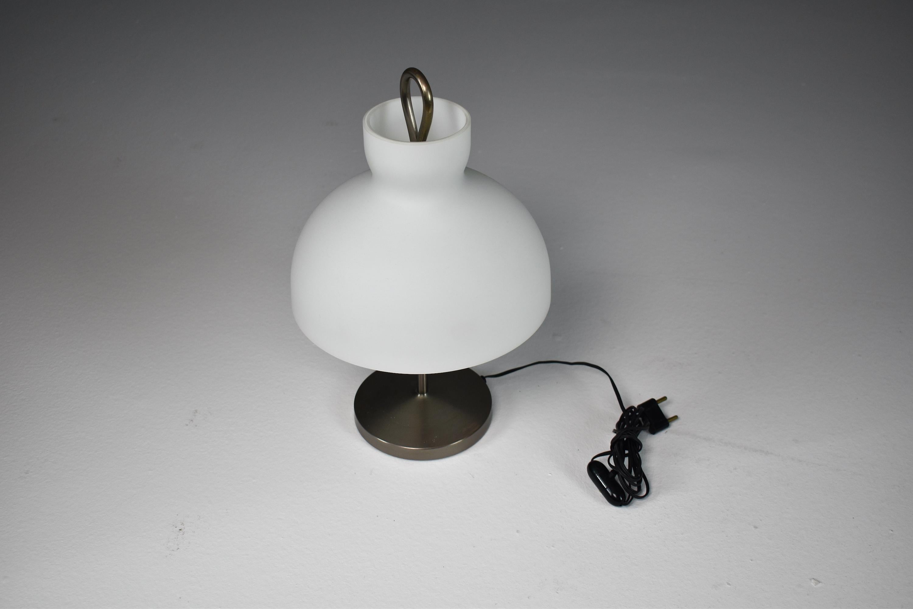 Italienische Mid-century-Lampe von Ignazio Gardella für Azucena, 1950 (20. Jahrhundert) im Angebot