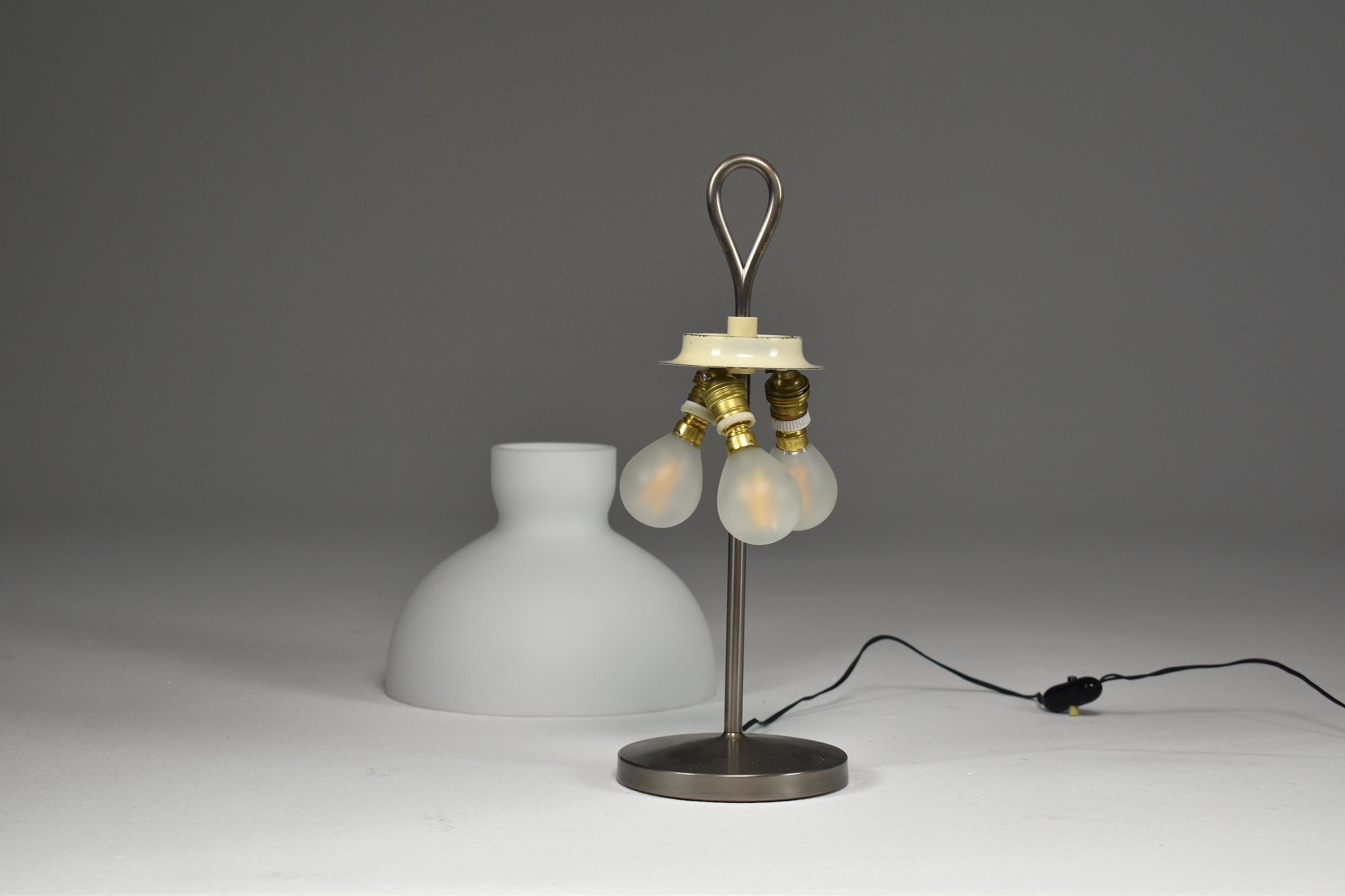 1950's Italian Mid-century Lamp by Ignazio Gardella for Azucena For Sale 1