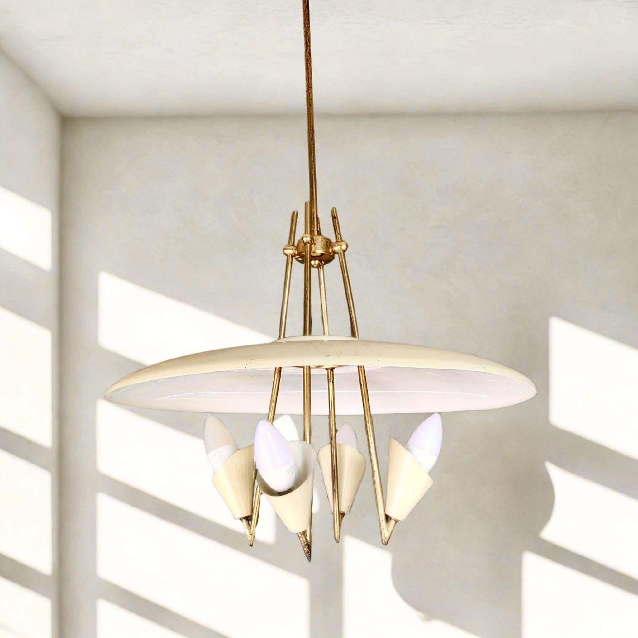 Italiano Ciondolo in ottone italiano Mid-Century modern del 1950  4 Light  by Arteluce in vendita