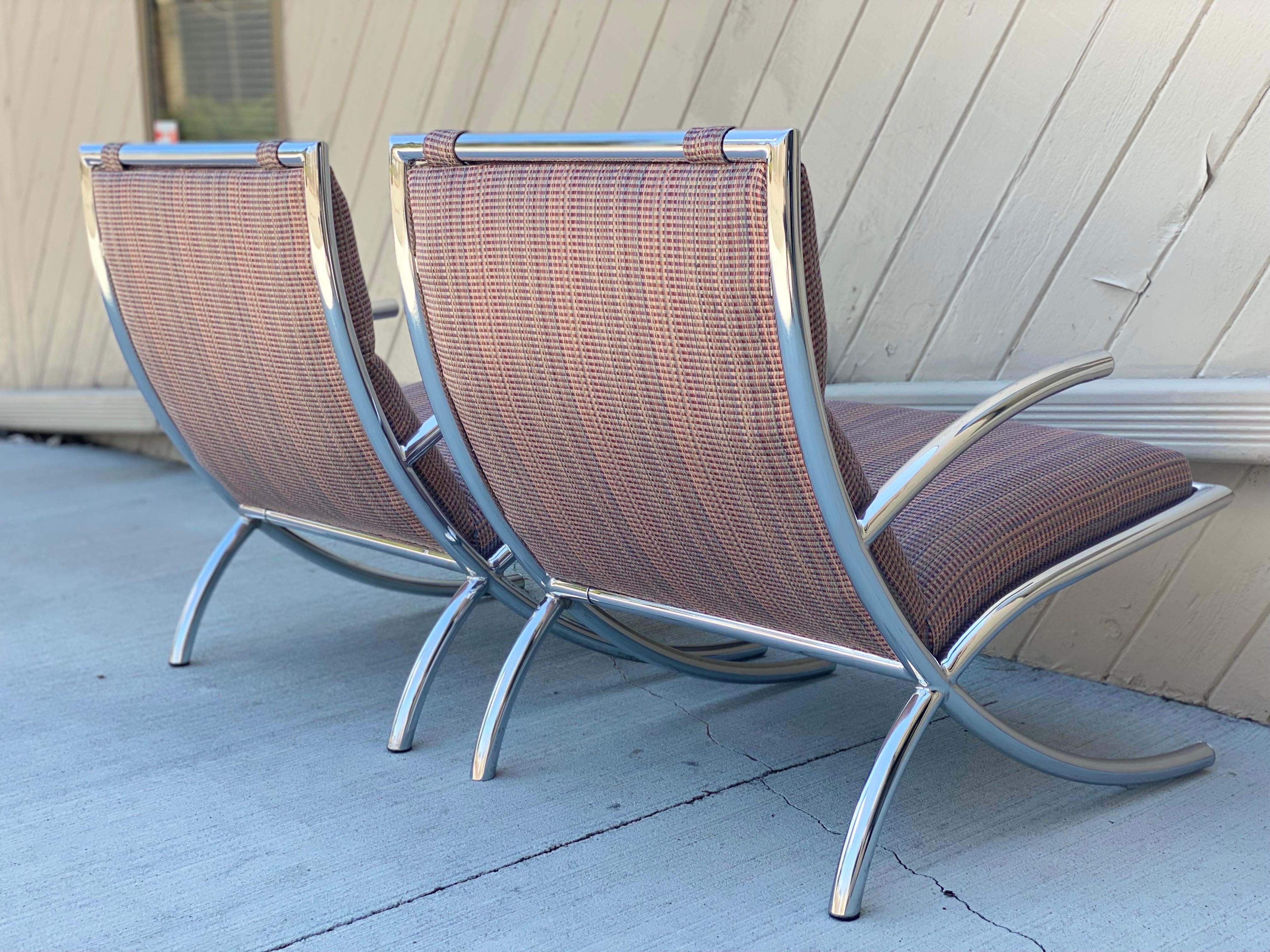 Tissu Paire de fauteuils de salon chromés italiens des années 1950, de style mi-siècle moderne en vente
